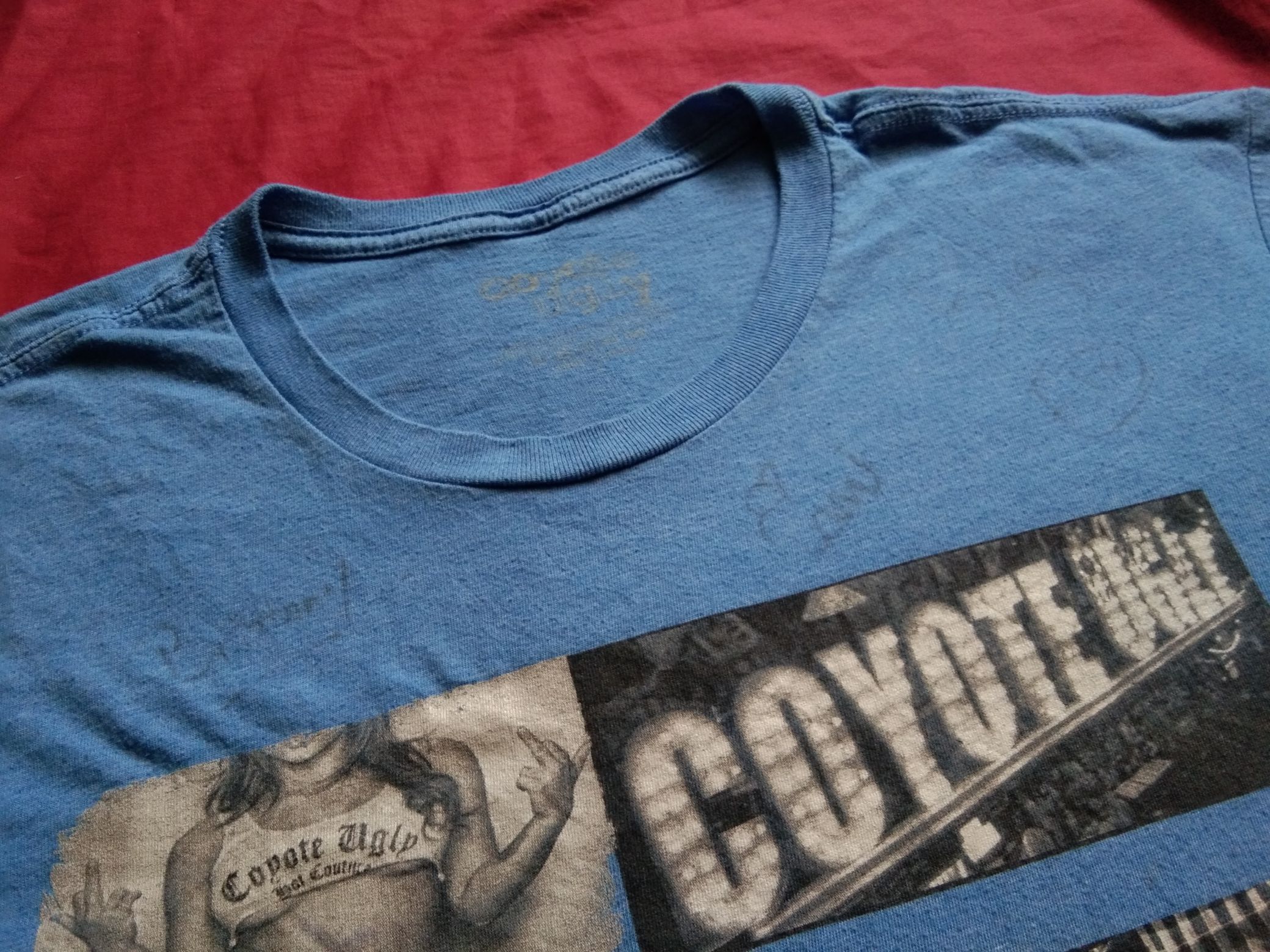 Other Coyote Ugly tshirt SIGNED saloon cafe bar pub Size US L / EU 52-54 / 3 - 4 Thumbnail