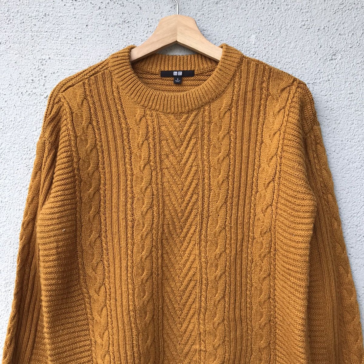 Aran Isles Knitwear Vintage Uniqlo Cable Knit Jumper Knitwear Size US M / EU 48-50 / 2 - 2 Thumbnail
