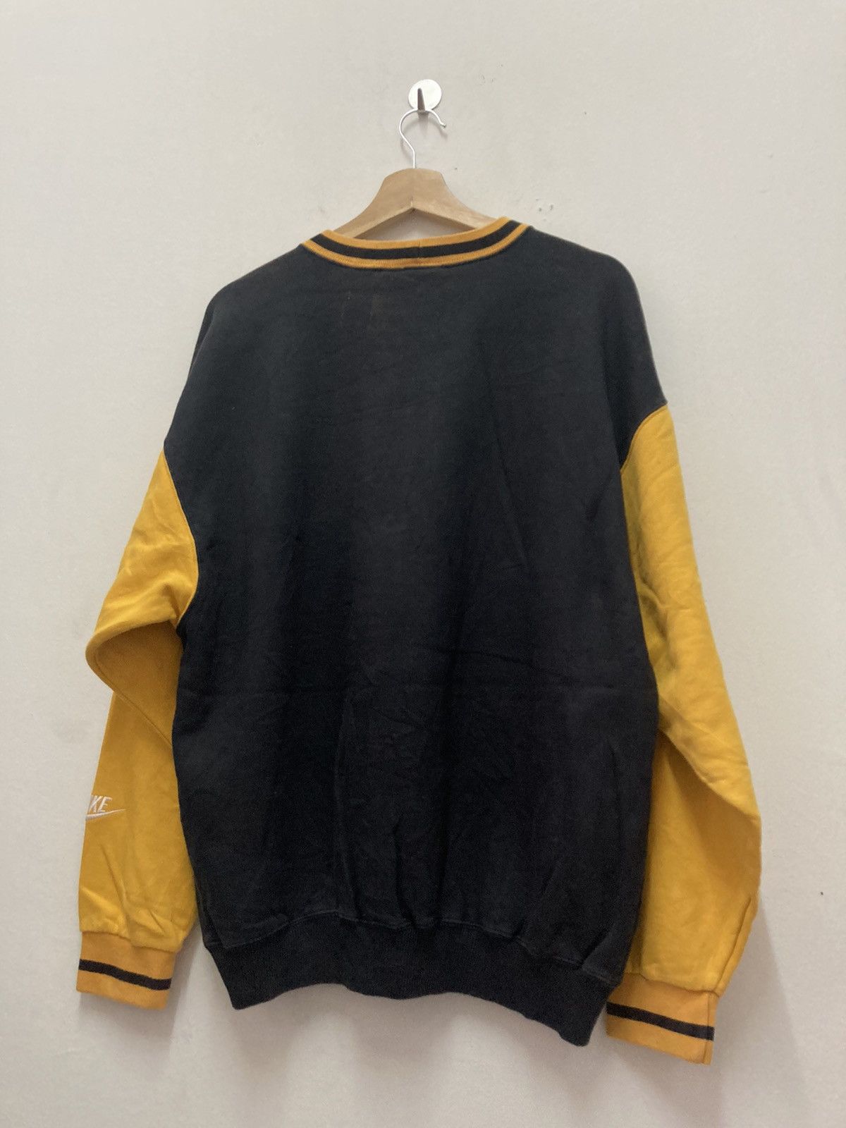 Vintage Nike Center Logo Sweatshirt Size US M / EU 48-50 / 2 - 5 Thumbnail