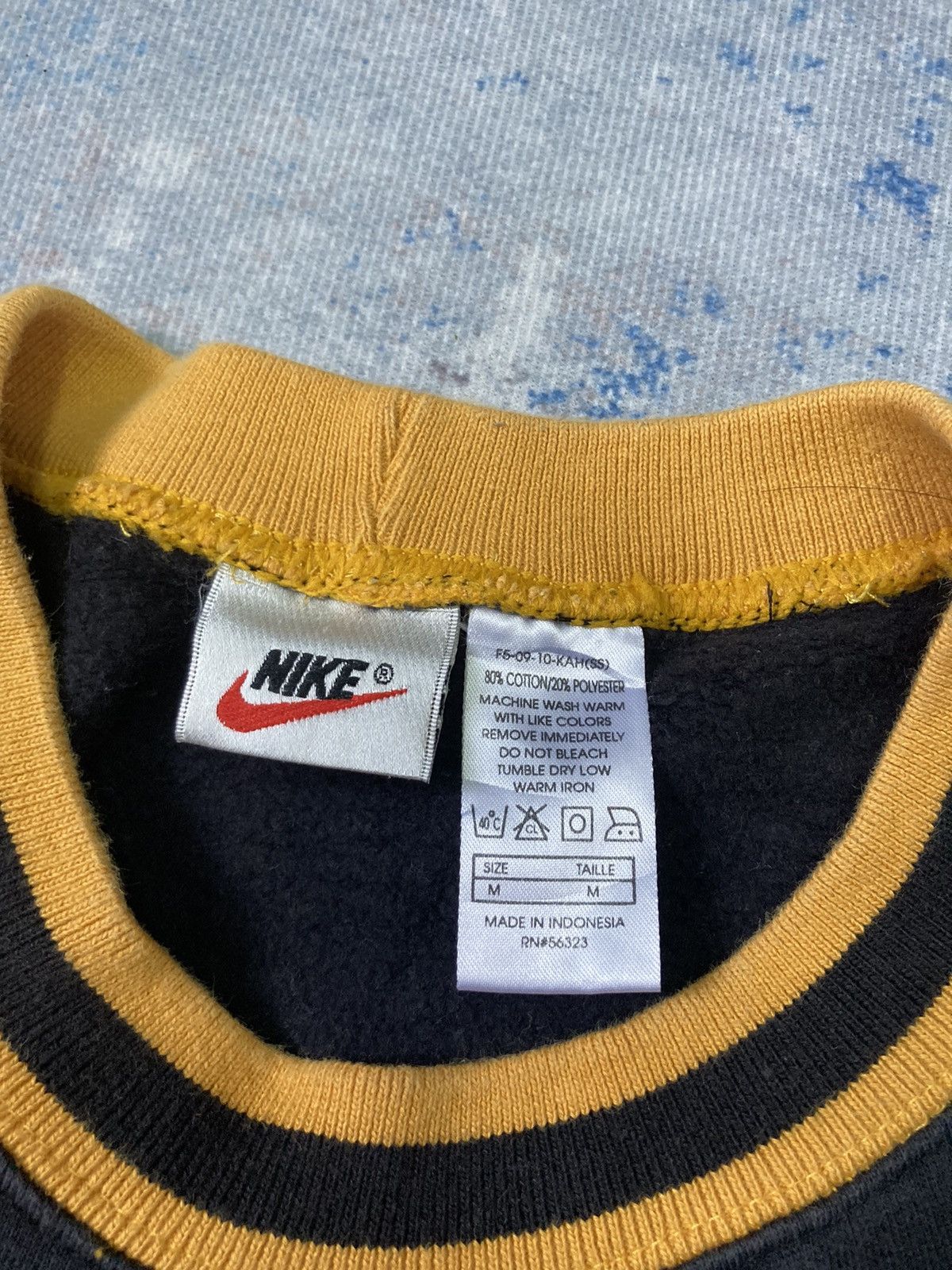 Vintage Nike Center Logo Sweatshirt Size US M / EU 48-50 / 2 - 8 Thumbnail