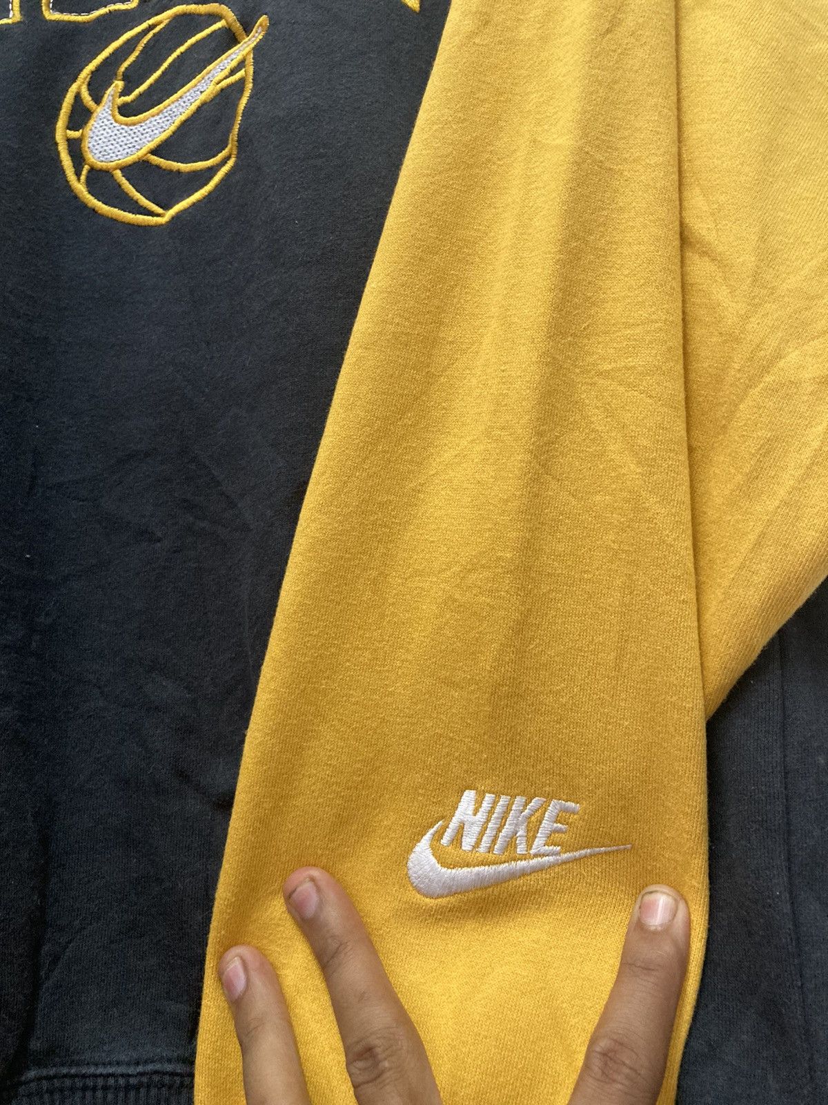 Vintage Nike Center Logo Sweatshirt Size US M / EU 48-50 / 2 - 3 Thumbnail