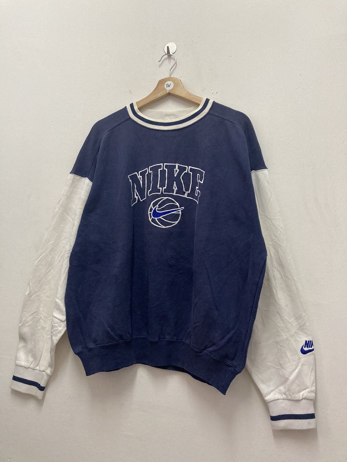 Vintage Nike Center Logo Sweatshirt Size US M / EU 48-50 / 2 - 1 Thumbnail