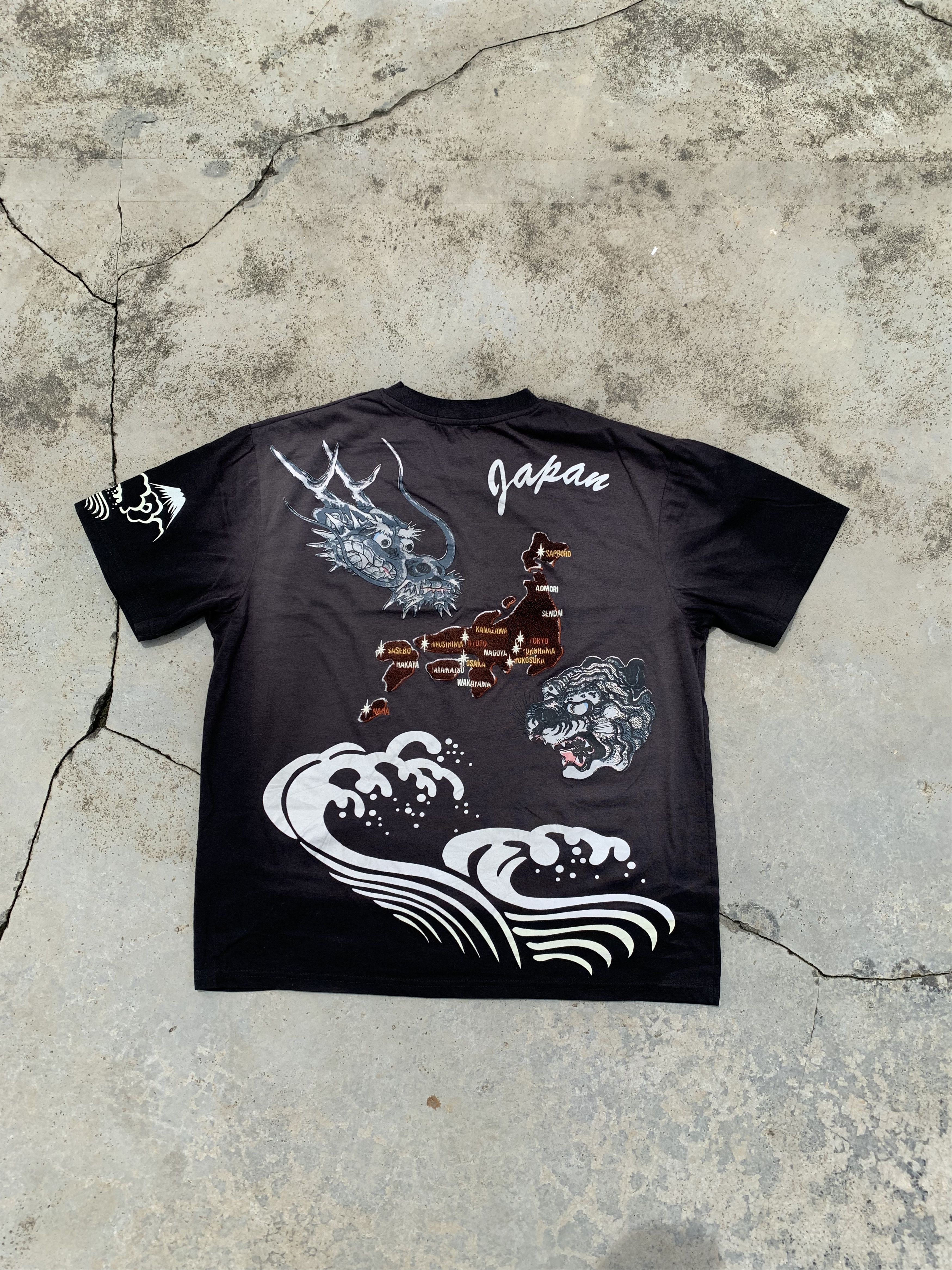 Japanese Brand Vintage Sukajan Dragon Japanese Islands Logo Sunfaded Size US M / EU 48-50 / 2 - 1 Thumbnail
