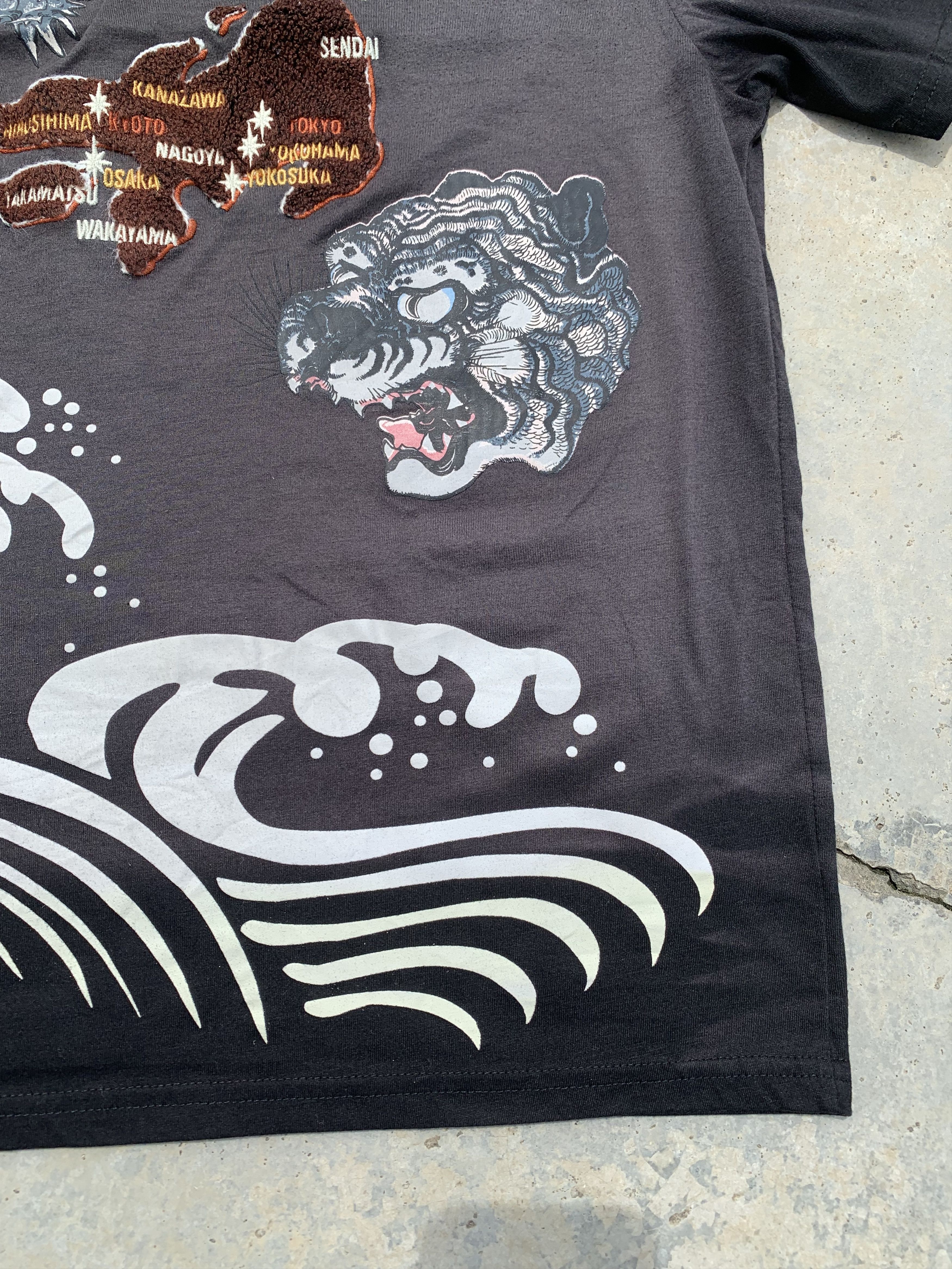 Japanese Brand Vintage Sukajan Dragon Japanese Islands Logo Sunfaded Size US M / EU 48-50 / 2 - 7 Thumbnail