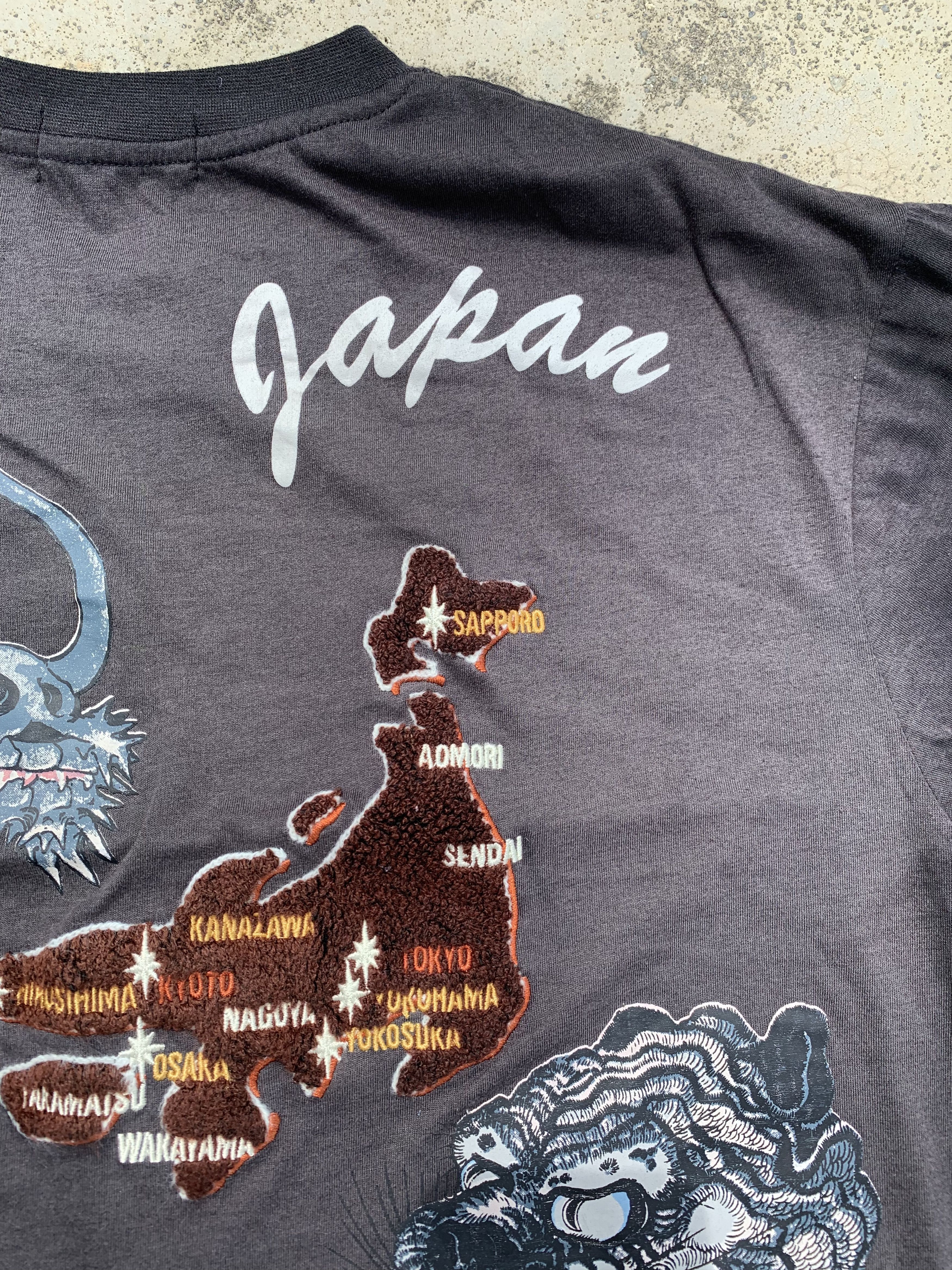 Japanese Brand Vintage Sukajan Dragon Japanese Islands Logo Sunfaded Size US M / EU 48-50 / 2 - 3 Thumbnail