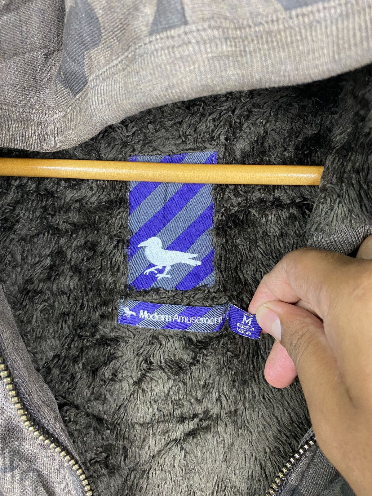 Modern Amusement Iconic Flying Bird Modern Amusement Zip Sweater Size US M / EU 48-50 / 2 - 8 Thumbnail