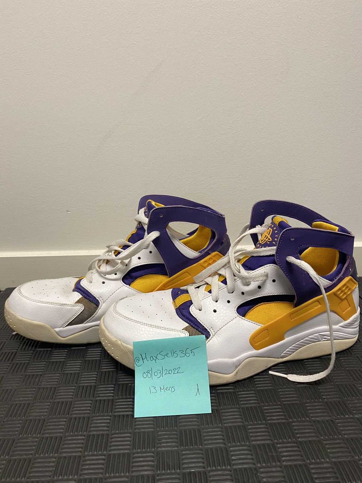 Lakers huaraches online