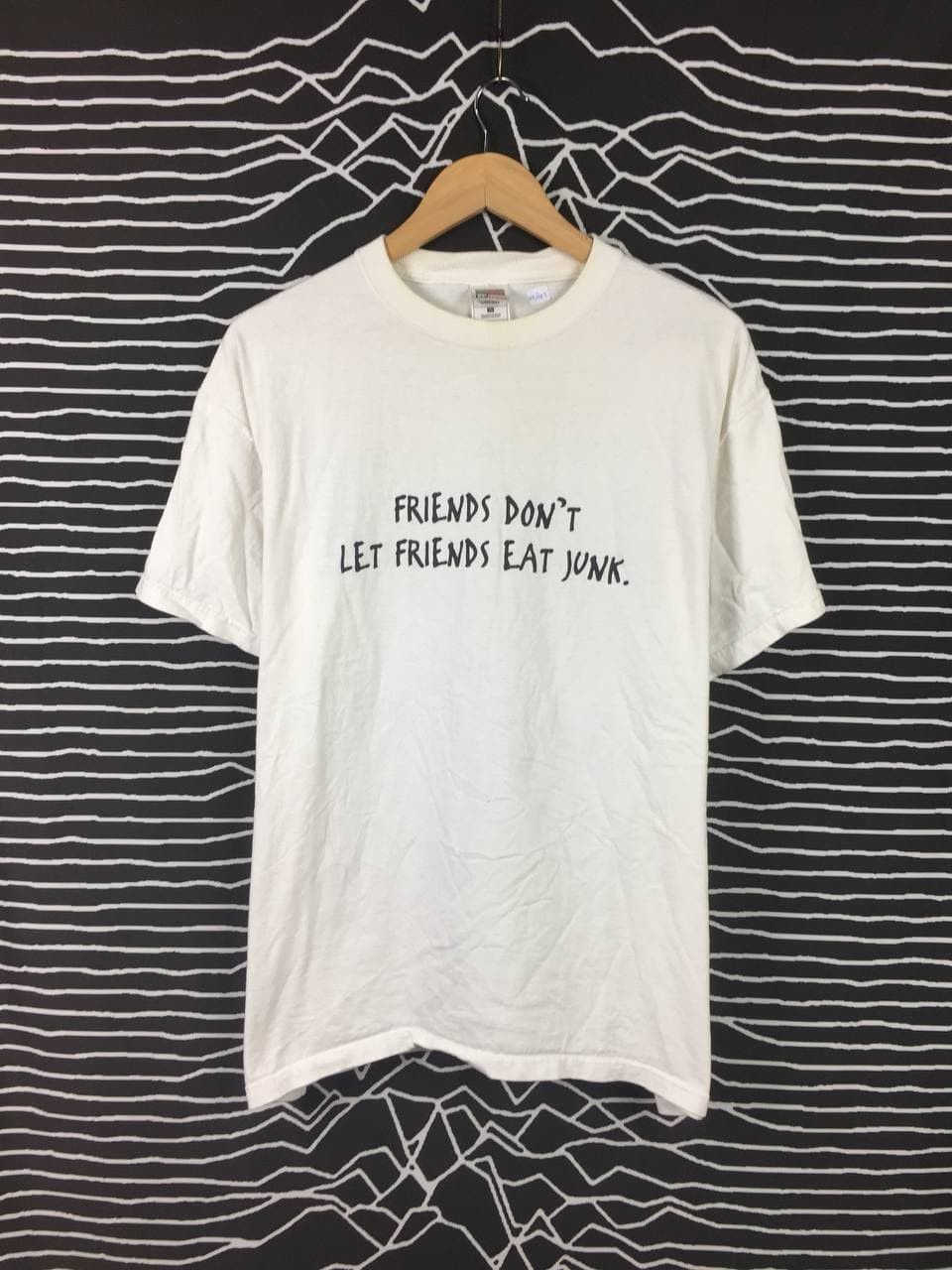 Fruit Of The Loom Friends Dont Let Friends Eat Junk Quote Wording Tee Size US XL / EU 56 / 4 - 1 Thumbnail