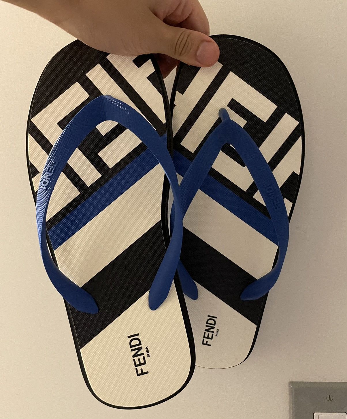 Fendi Rare NEW Limited Edition Fendi Logo Slides Flipflop Slip-on Size US 8.5 / EU 41-42 - 8 Thumbnail