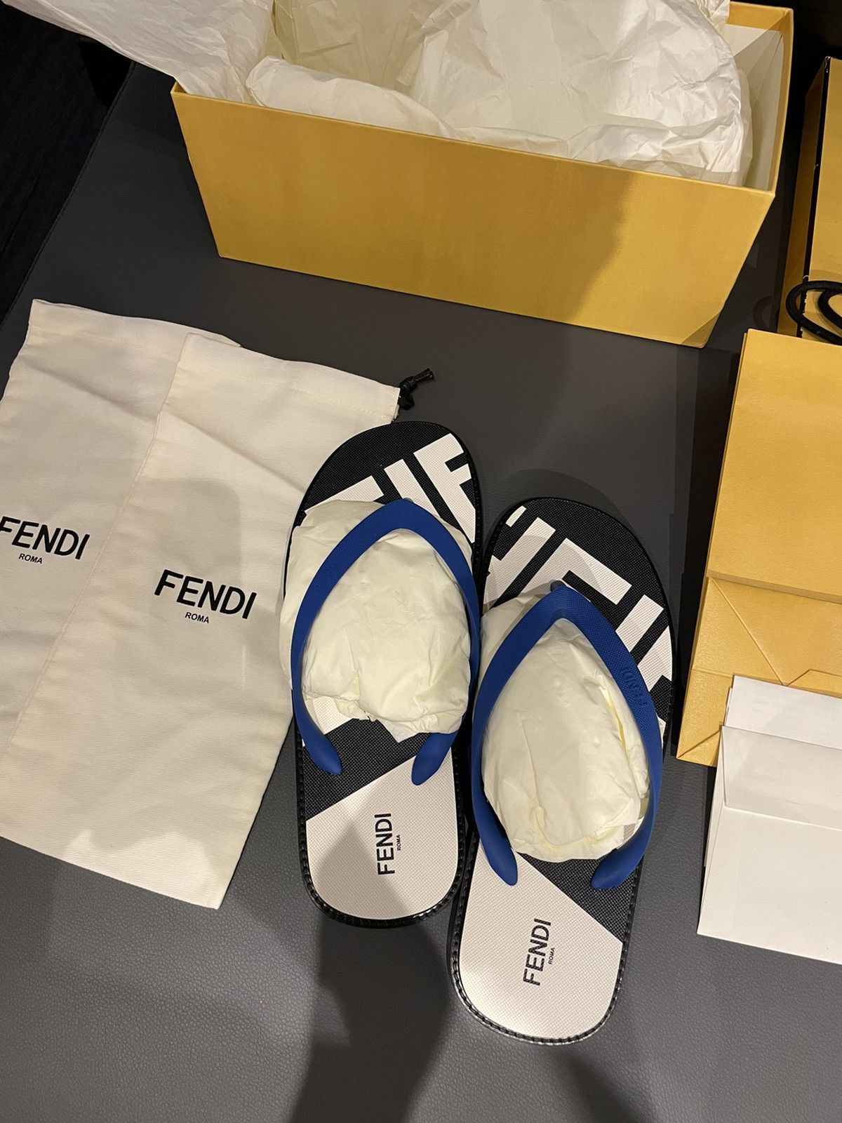 Fendi Rare NEW Limited Edition Fendi Logo Slides Flipflop Slip-on Size US 8.5 / EU 41-42 - 24 Thumbnail