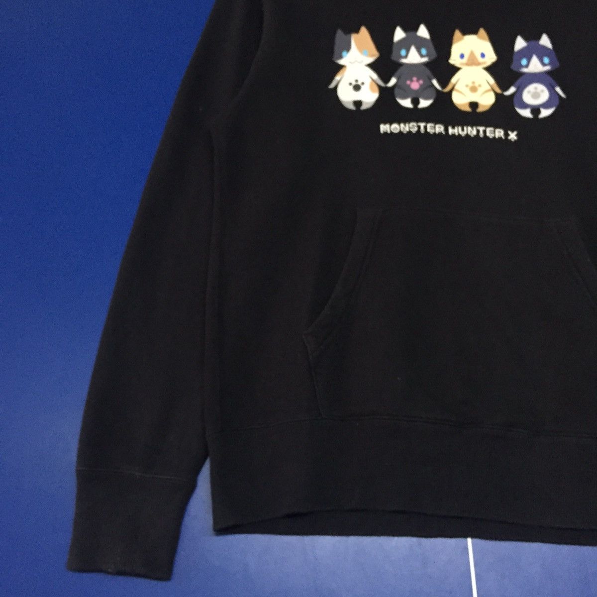 Japanese Brand × Uniqlo Vintage Uni Qlo 😺😺😺😺Monster Hunter X Pullover Hoodie Size US M / EU 48-50 / 2 - 3 Thumbnail