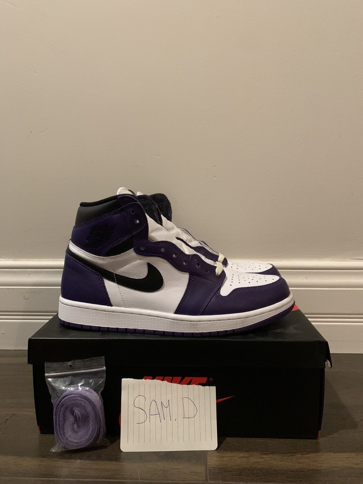 Jordan Brand Air Jordan 1 Retro High OG Court Purple Size US 9.5 / EU 42-43 - 1 Thumbnail