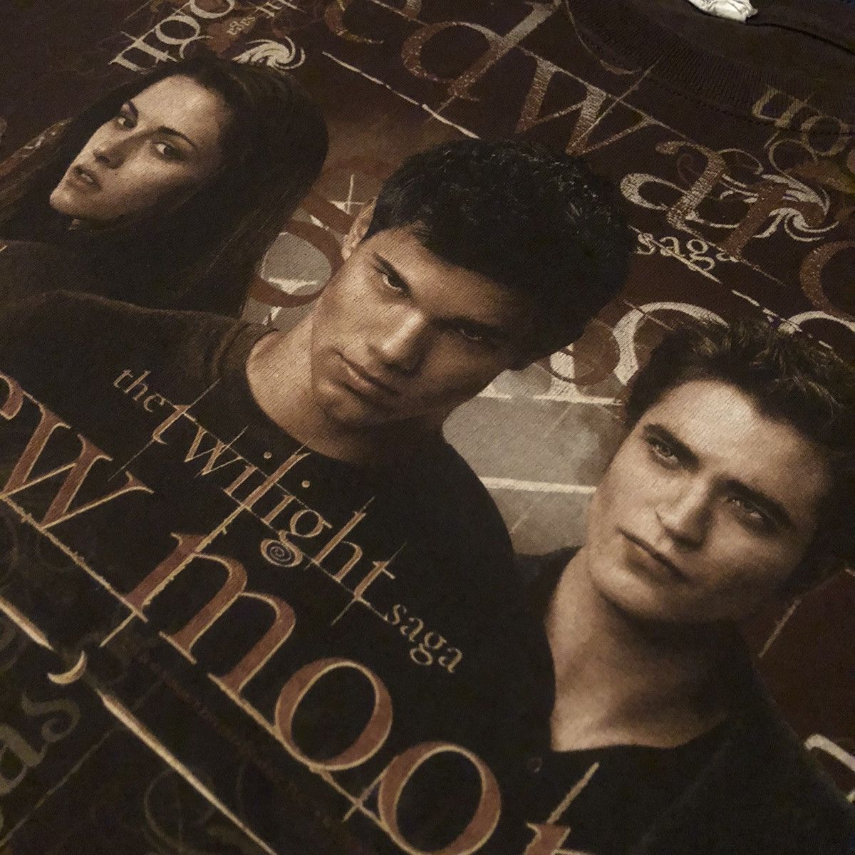 Vintage Vintage The Twilight Saga New Moon Promo All Over Logo Tee Size US XL / EU 56 / 4 - 3 Thumbnail