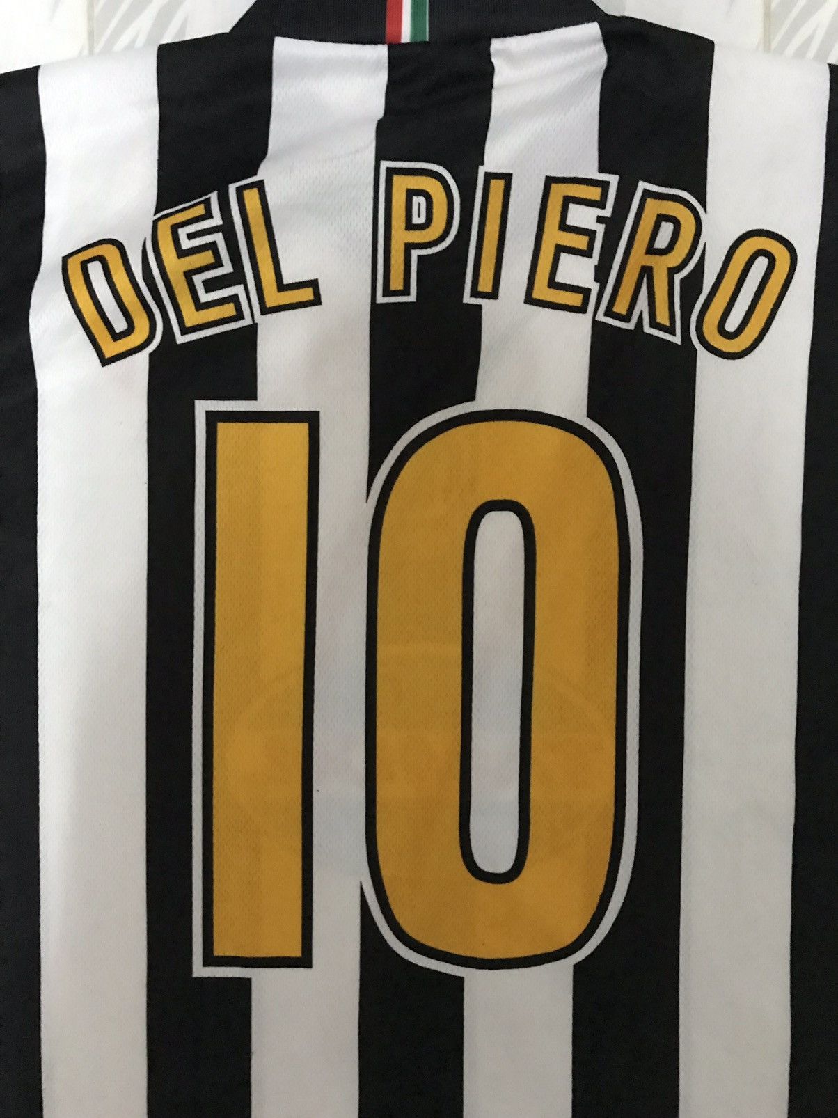 Vintage Juventus prodotto ufficiale Alessandro del Piero Jersey Size US M / EU 48-50 / 2 - 4 Thumbnail