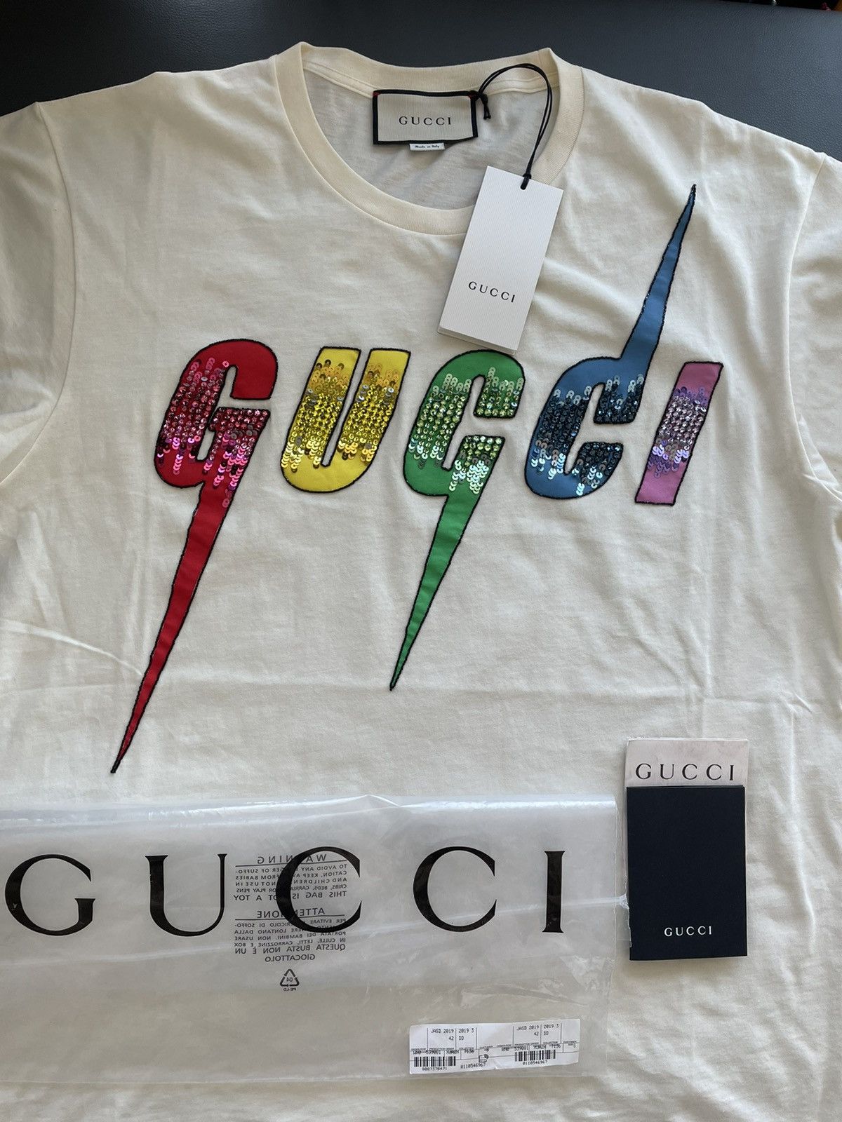 Gucci Extremely Rare Super Runway Gucci Logo Tee Size US L / EU 52-54 / 3 - 22 Thumbnail