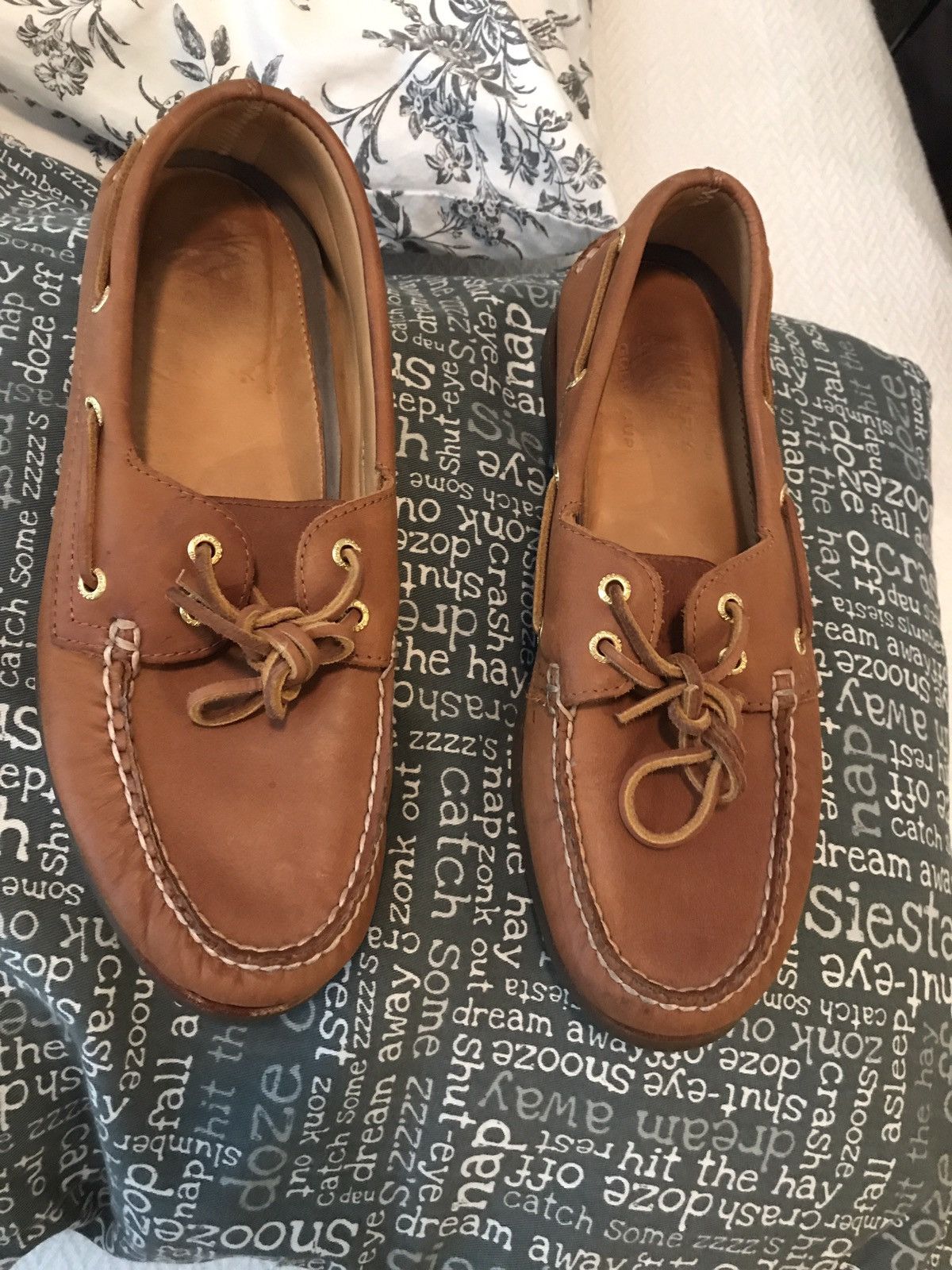 sperry gold cup driving moccasins