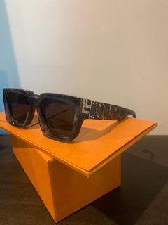 DD on X: Louis Vuitton Sunglasses by Virgil Abloh 🤨🕶️ https