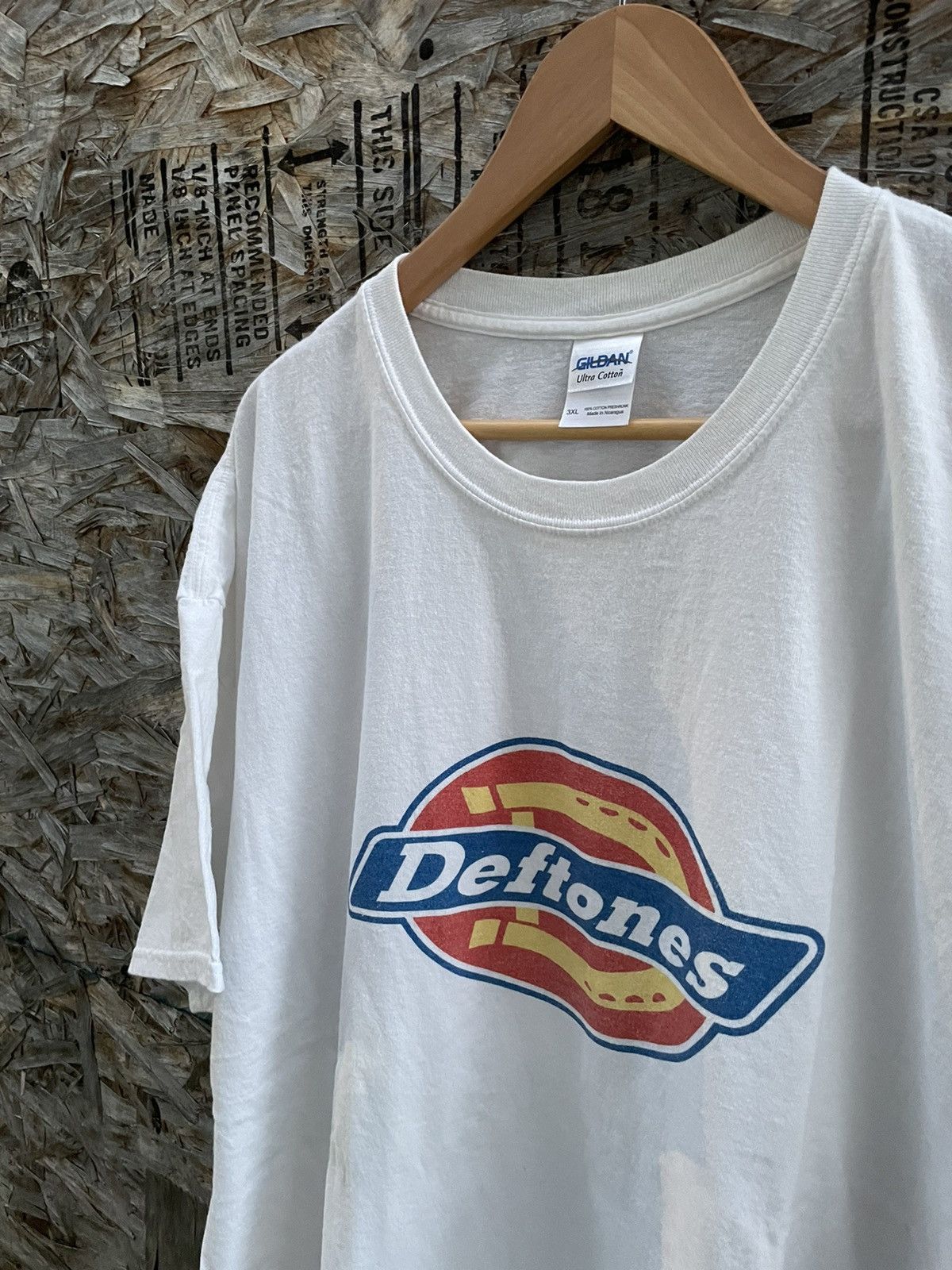T-shirt Vintage Deftones Avec Croix - Homme Taille L Années 2000, Condition Délavée Unique