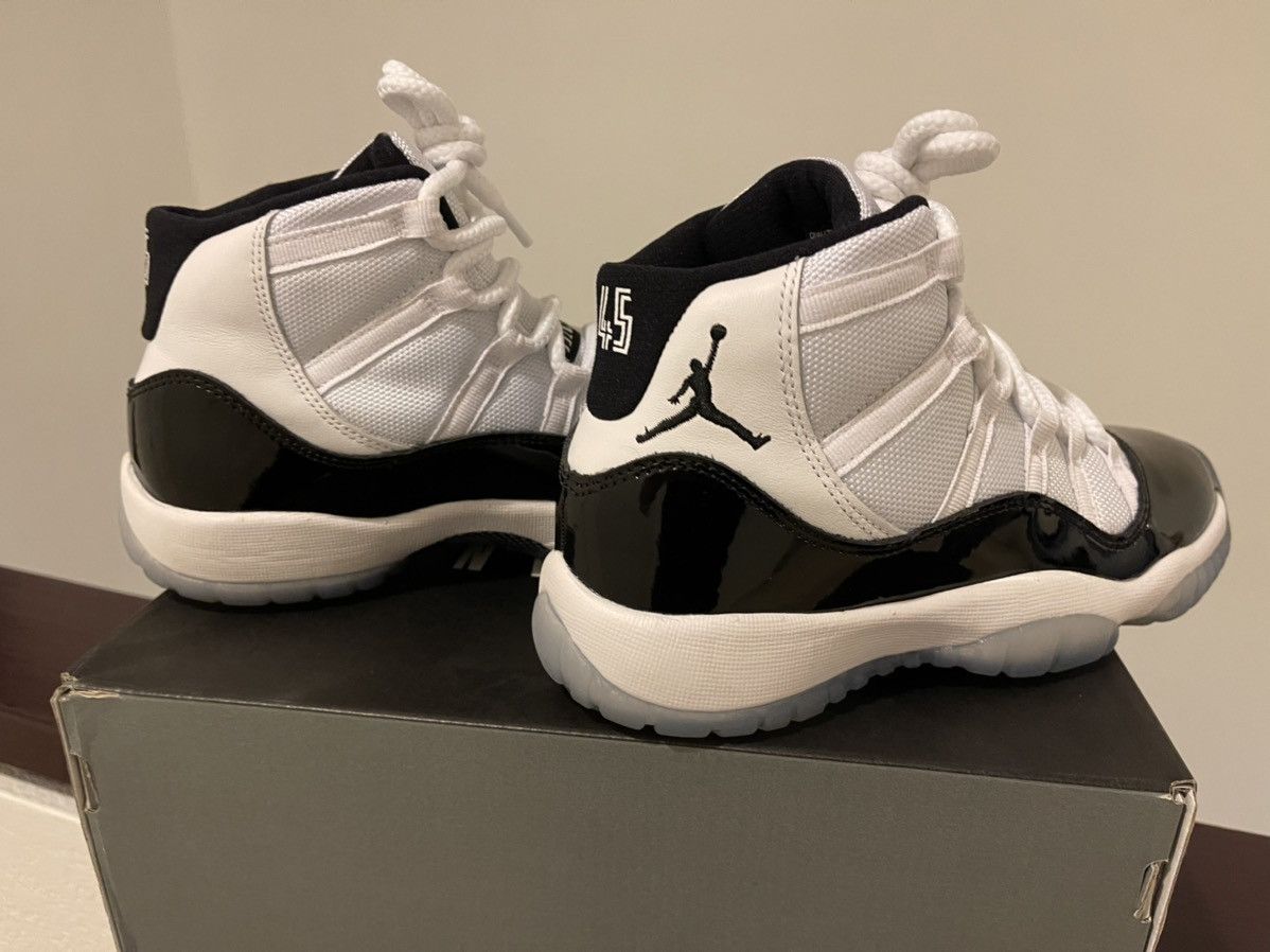 Jordan Brand Air Jordan 11 Retro GS Concord 2018 Size US 6 / EU 39 - 4 Thumbnail