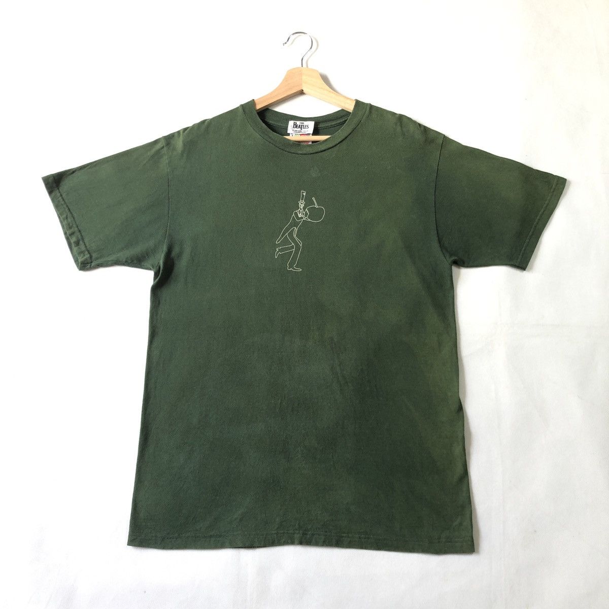 Band Tees × Vintage Rare!! Vintage The Beatles Old Man With Apple Art Tshirt Size US L / EU 52-54 / 3 - 1 Thumbnail