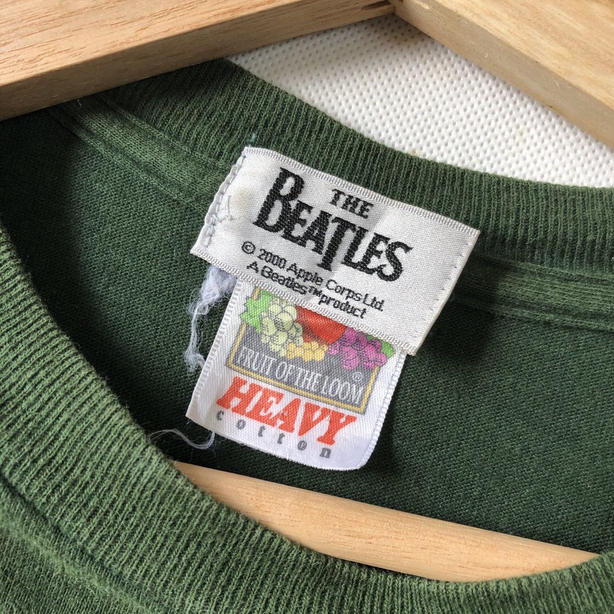 Band Tees × Vintage Rare!! Vintage The Beatles Old Man With Apple Art Tshirt Size US L / EU 52-54 / 3 - 7 Thumbnail