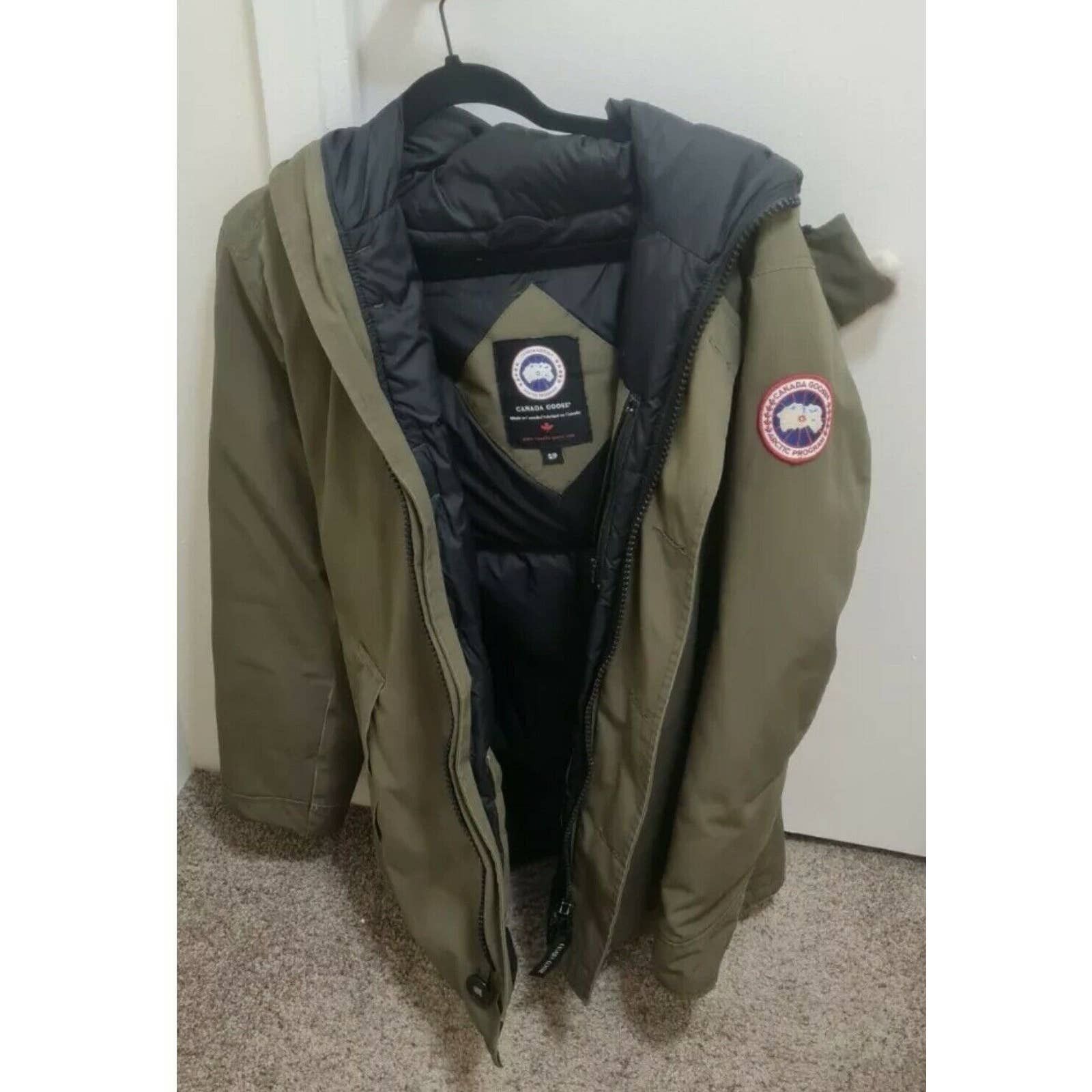 Canada Goose Canada Goose Chateau Parka size S Military Green With Fur Size US S / EU 44-46 / 1 - 9 Thumbnail