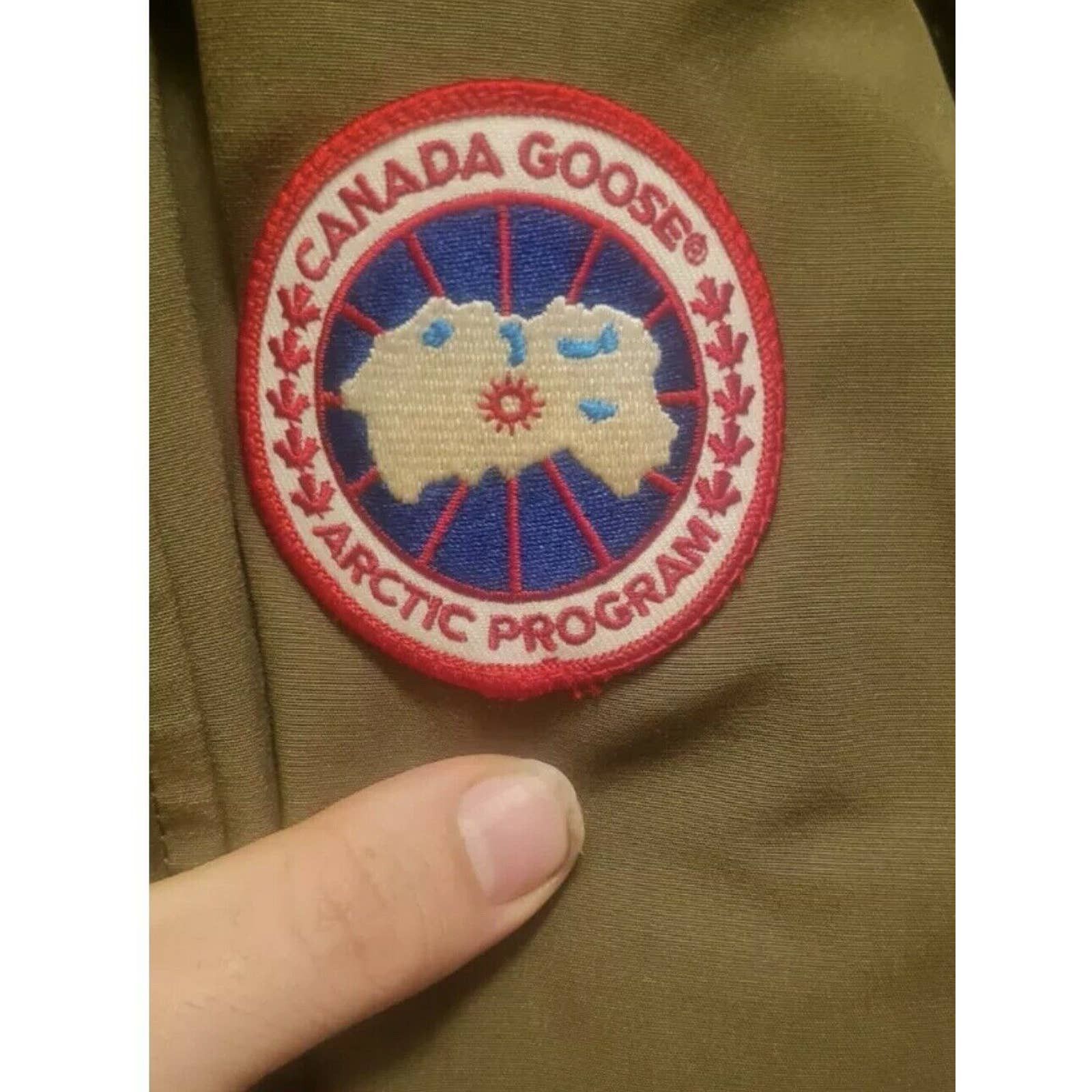 Canada Goose Canada Goose Chateau Parka size S Military Green With Fur Size US S / EU 44-46 / 1 - 10 Thumbnail
