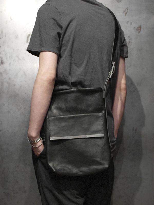 早割シーズン券 iolom cross messenger leather horse black handmade IOLOM ショルダーバッグ