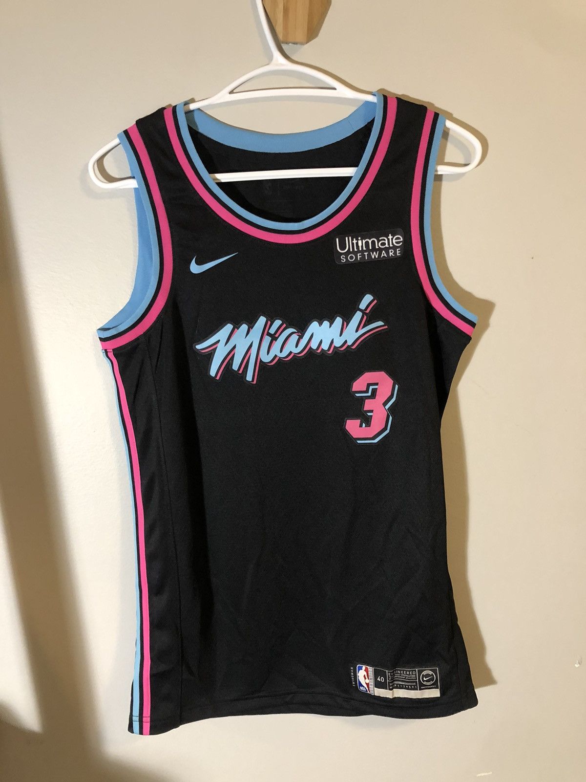 Nike Miami Heat Dwayne Wade #3 Vice Nights City Edition Size Medium M NBA 44 outlet