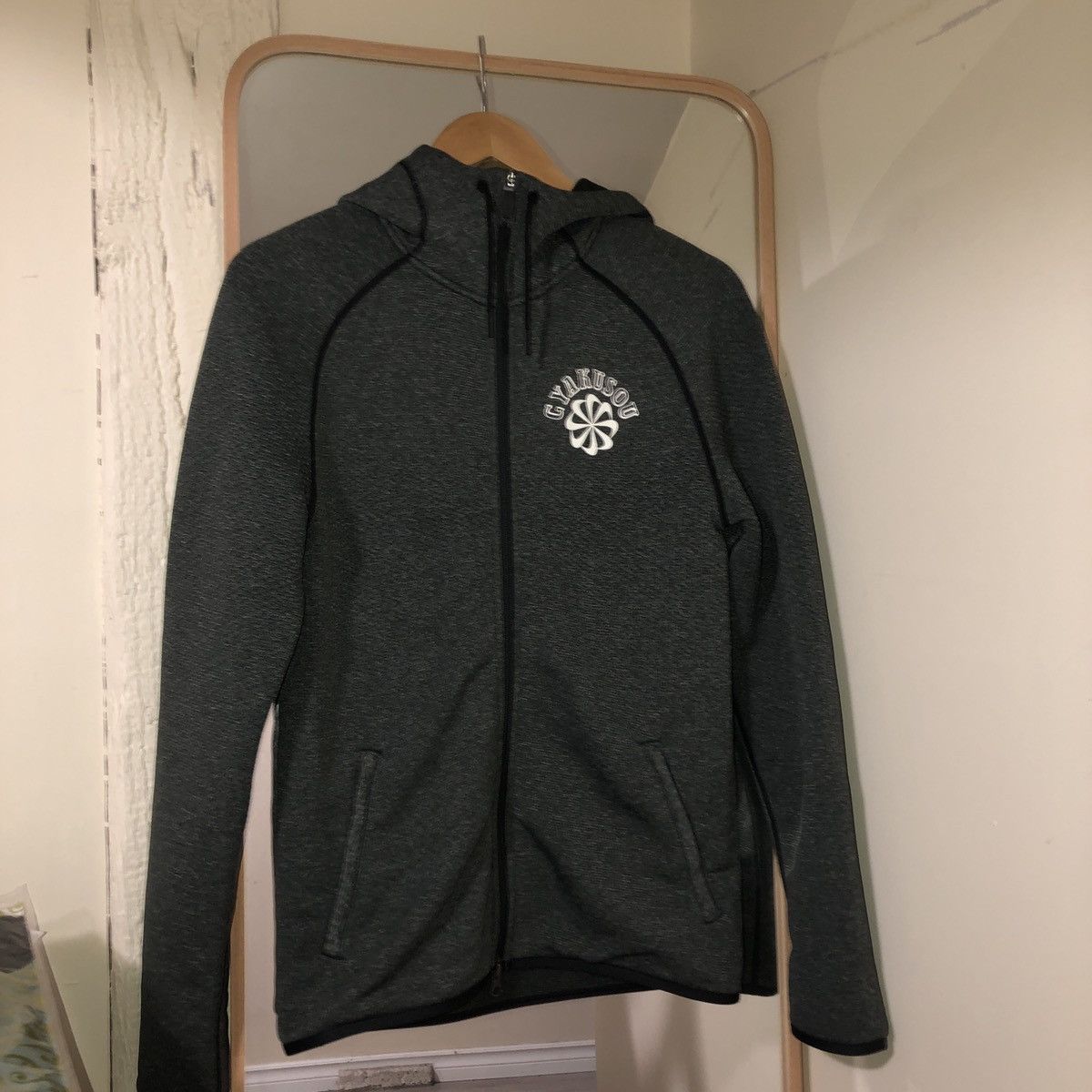 gyakusou hoodie