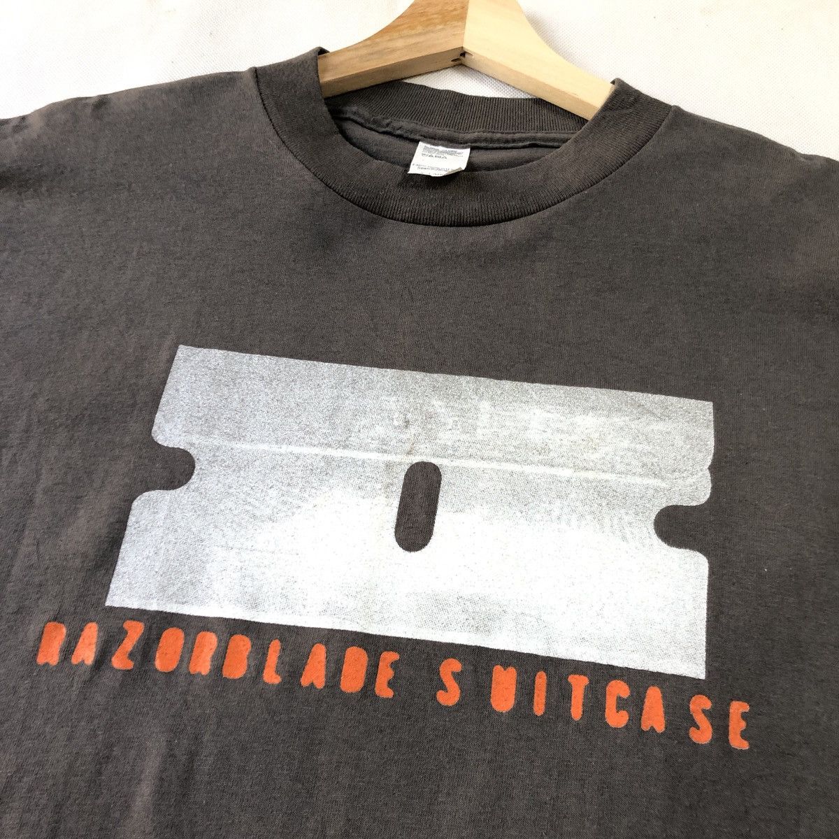 Band Tees × Vintage Rare!! Vintage Bush Razorblade Suitcase Tshirt Size US XL / EU 56 / 4 - 3 Thumbnail