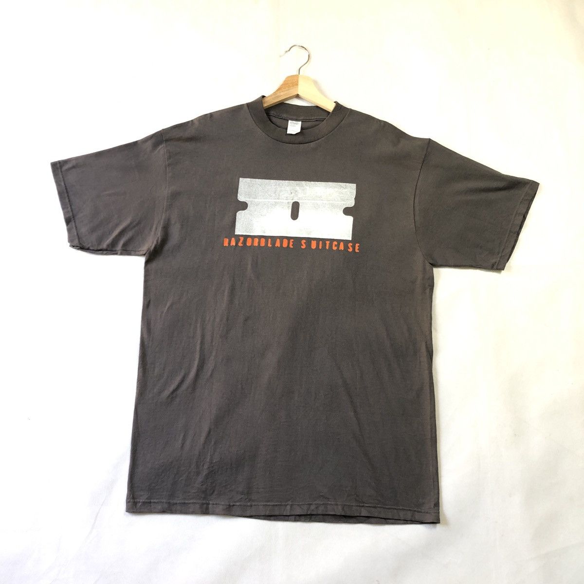 Band Tees × Vintage Rare!! Vintage Bush Razorblade Suitcase Tshirt Size US XL / EU 56 / 4 - 2 Thumbnail