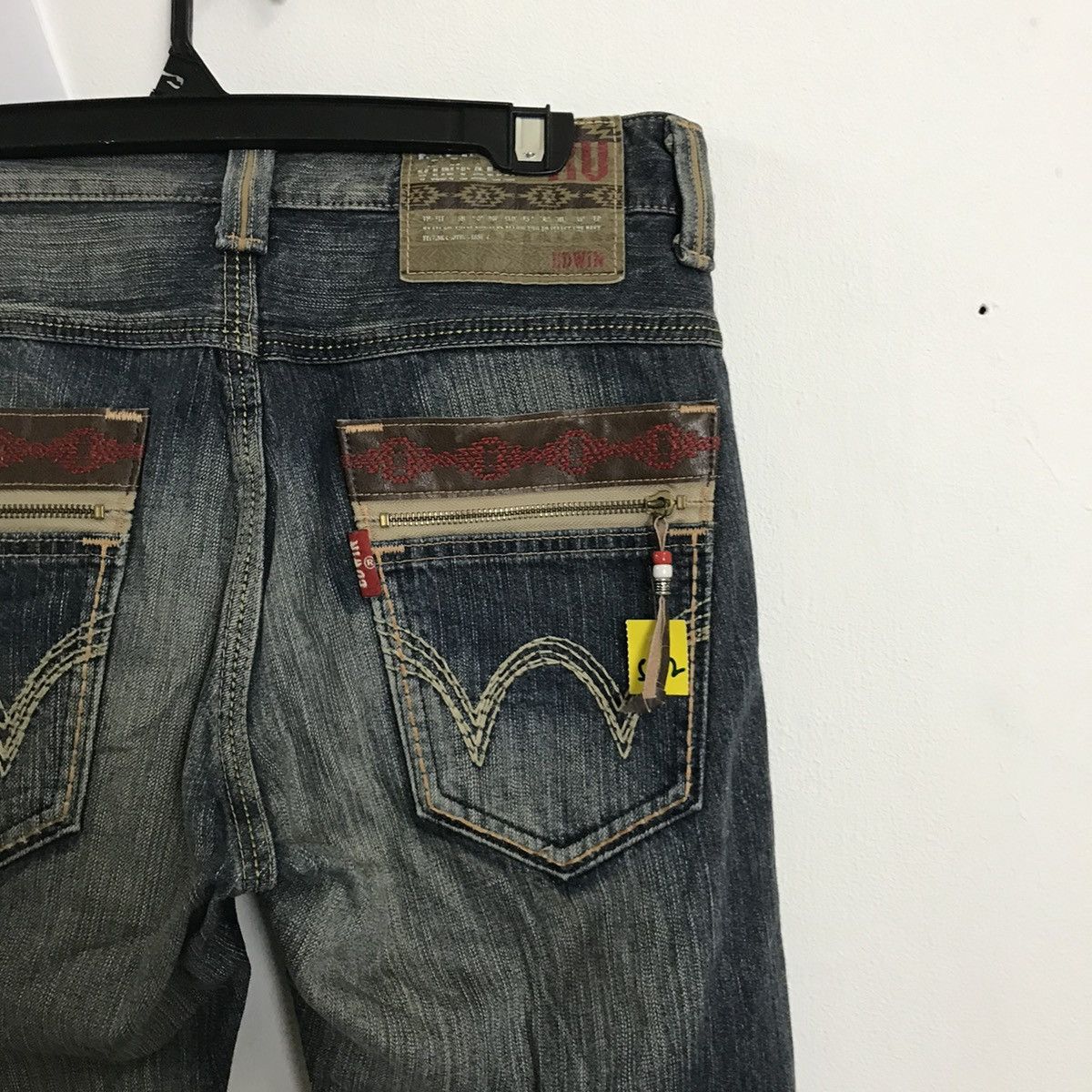 Edwin Vintage Edwin Motif Navajo Style Faded Denim Pants Size US 32 / EU 48 - 7 Thumbnail