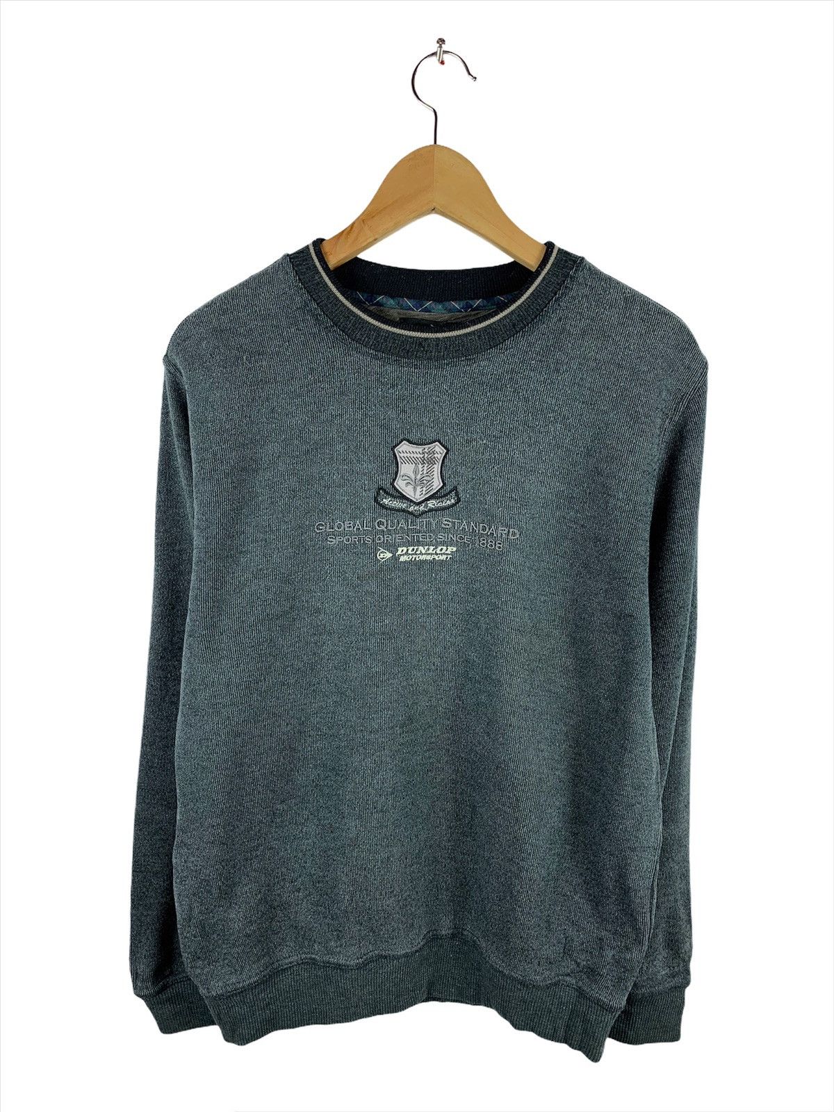 Dunlop 🔥Rare🔥Vintage Dunlop Embroided Sweatshirt Size US M / EU 48-50 / 2 - 1 Thumbnail