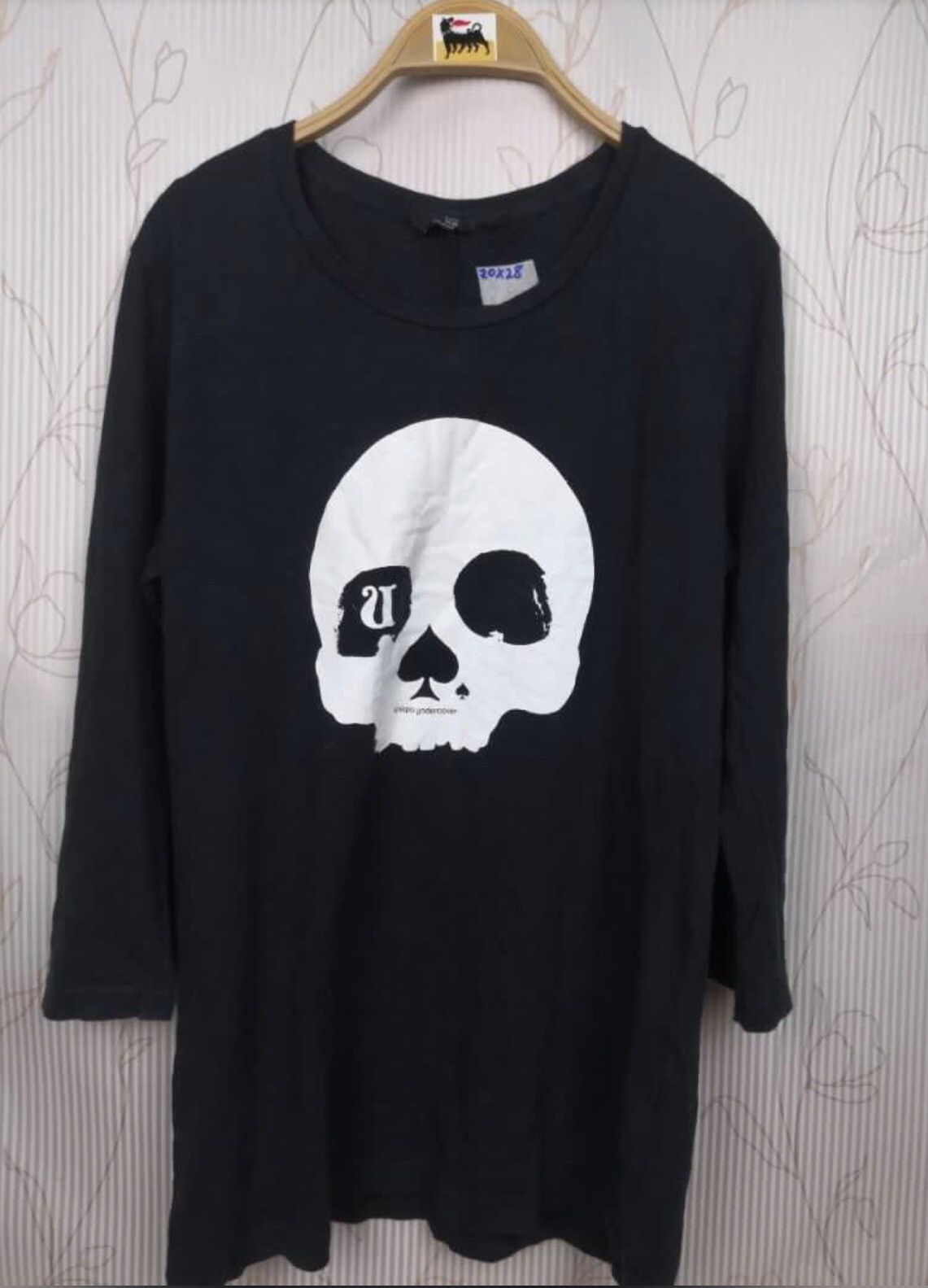 Jun Takahashi Heat 🔥 design UNDERCOVER X UNIQLO skull design Size US L / EU 52-54 / 3 - 1 Thumbnail