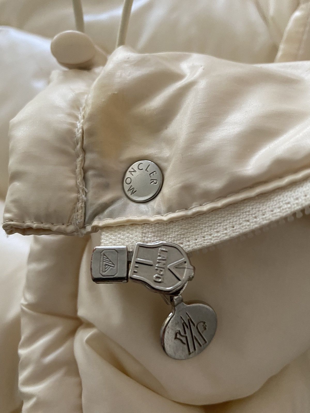 Moncler Moncler - White Grenoble Puffer Jacket (W) Size US S / EU 44-46 / 1 - 5 Thumbnail