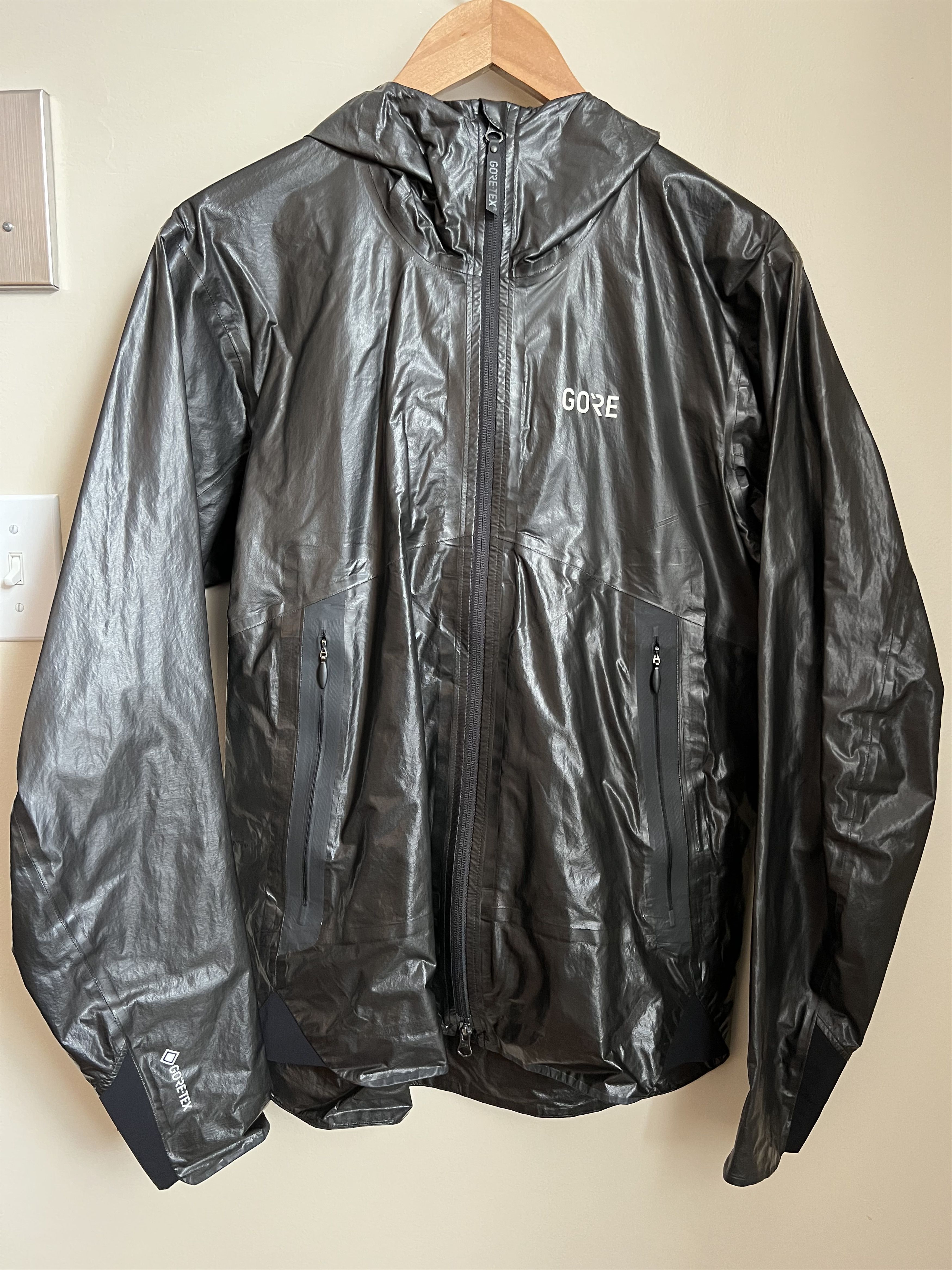 Review: Gore Wear H5 Gore-Tex Shakedry Jacket