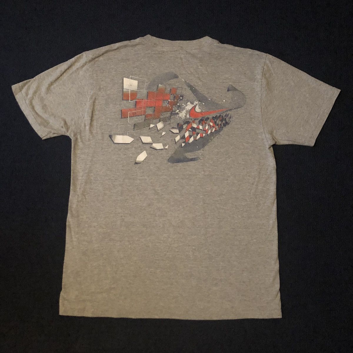Nike Vintage 2000s Nike Swim Center Swoosh Faded Graphic Logo Tee Size US M / EU 48-50 / 2 - 2 Thumbnail