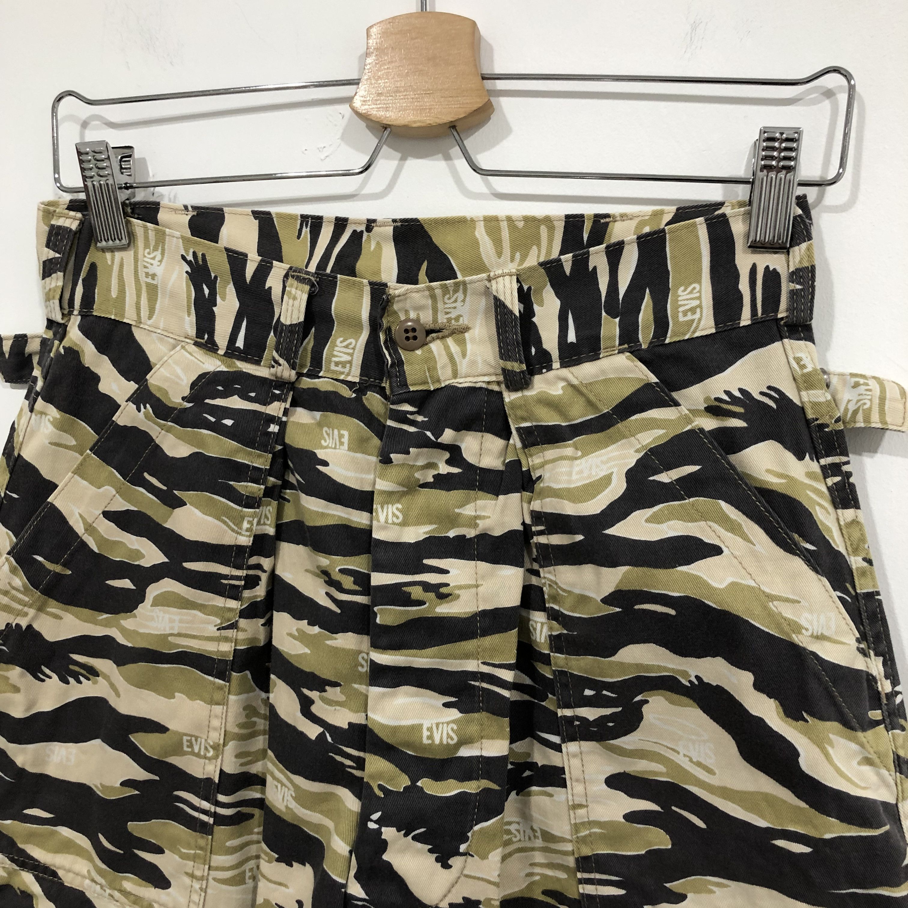 Japanese Brand Evis Tiger Camo Shorts Size US 27 - 2 Thumbnail