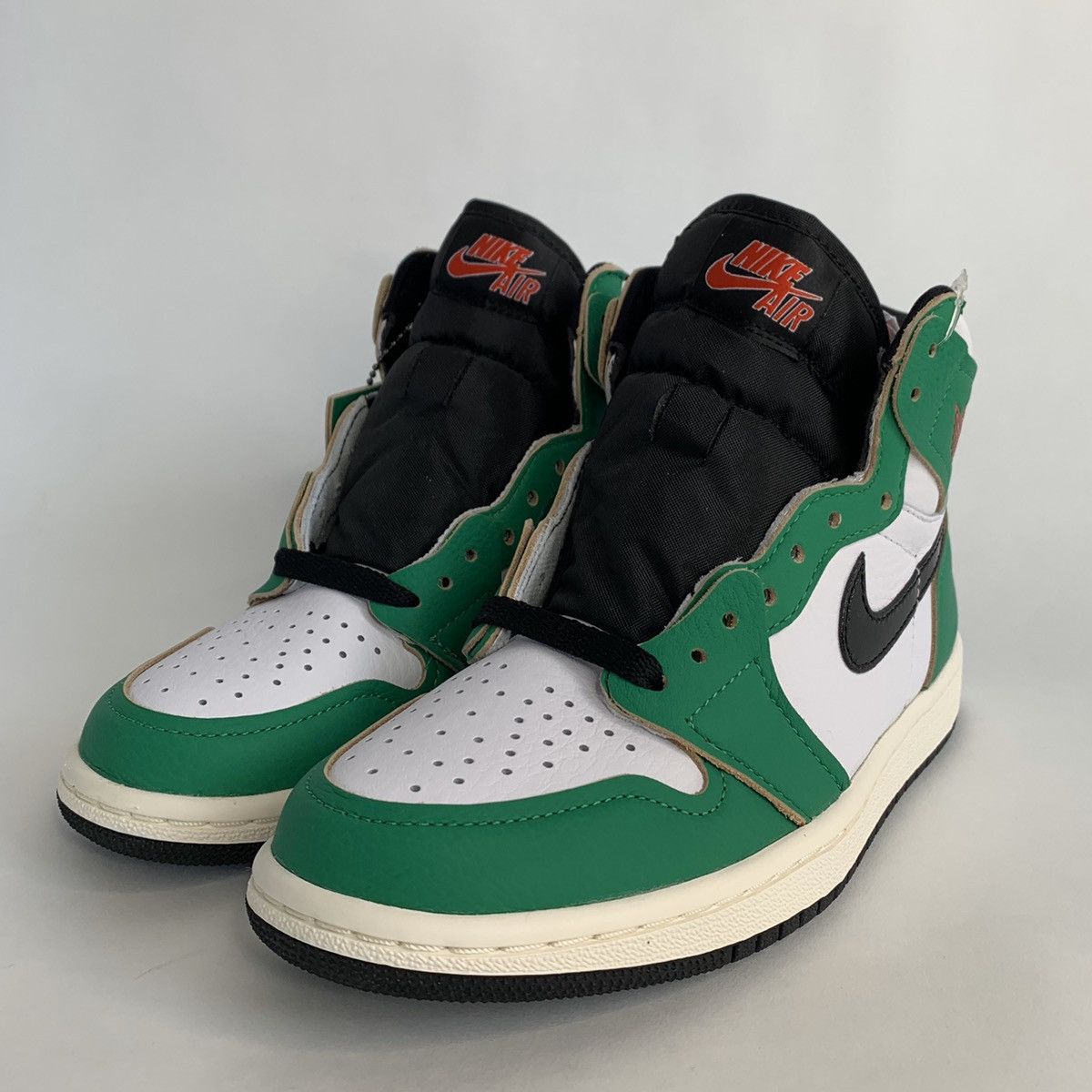 Nike air jordan retro high og lucky green women's size