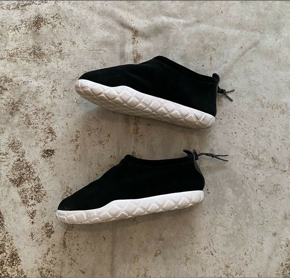 Nike Air Moc Size US 12 / EU 45 - 5 Thumbnail