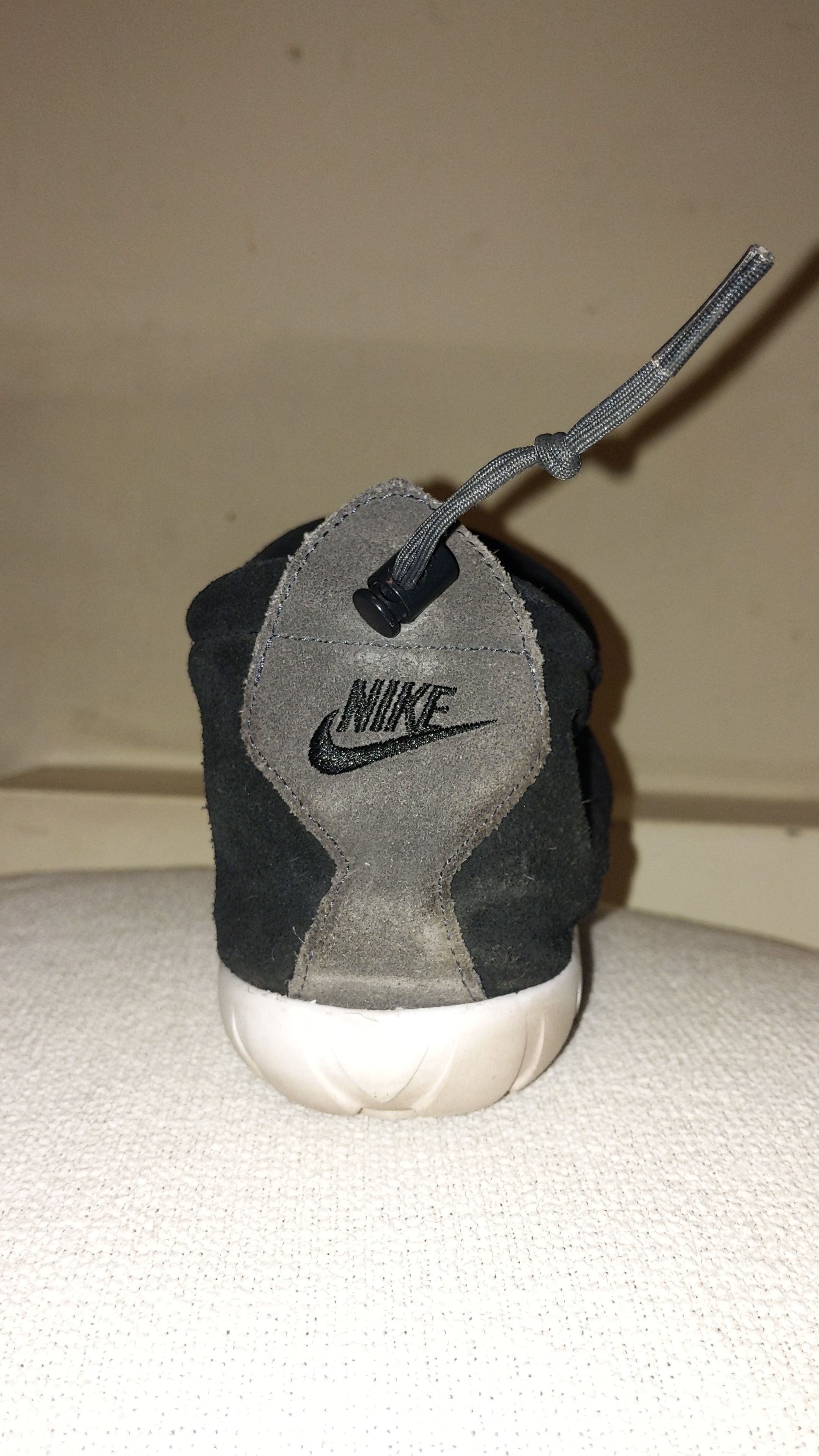 Nike Air Moc Size US 12 / EU 45 - 2 Thumbnail