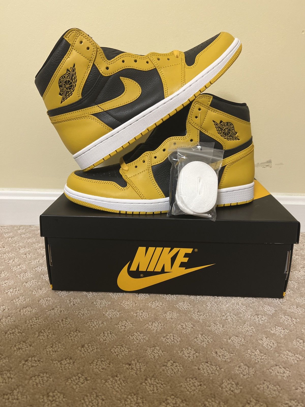 Air Jordan 1 Retro High OG Pollen