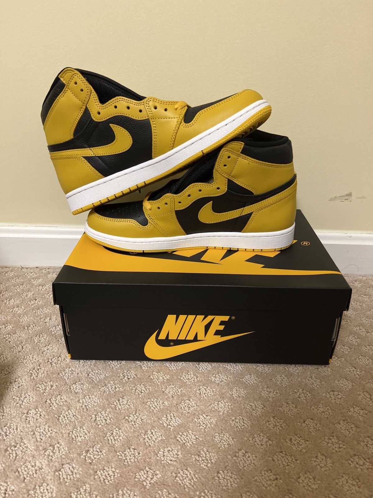 Jordan Brand Air Jordan 1 Retro High OG Pollen Size US 10 / EU 43 - 2 Thumbnail