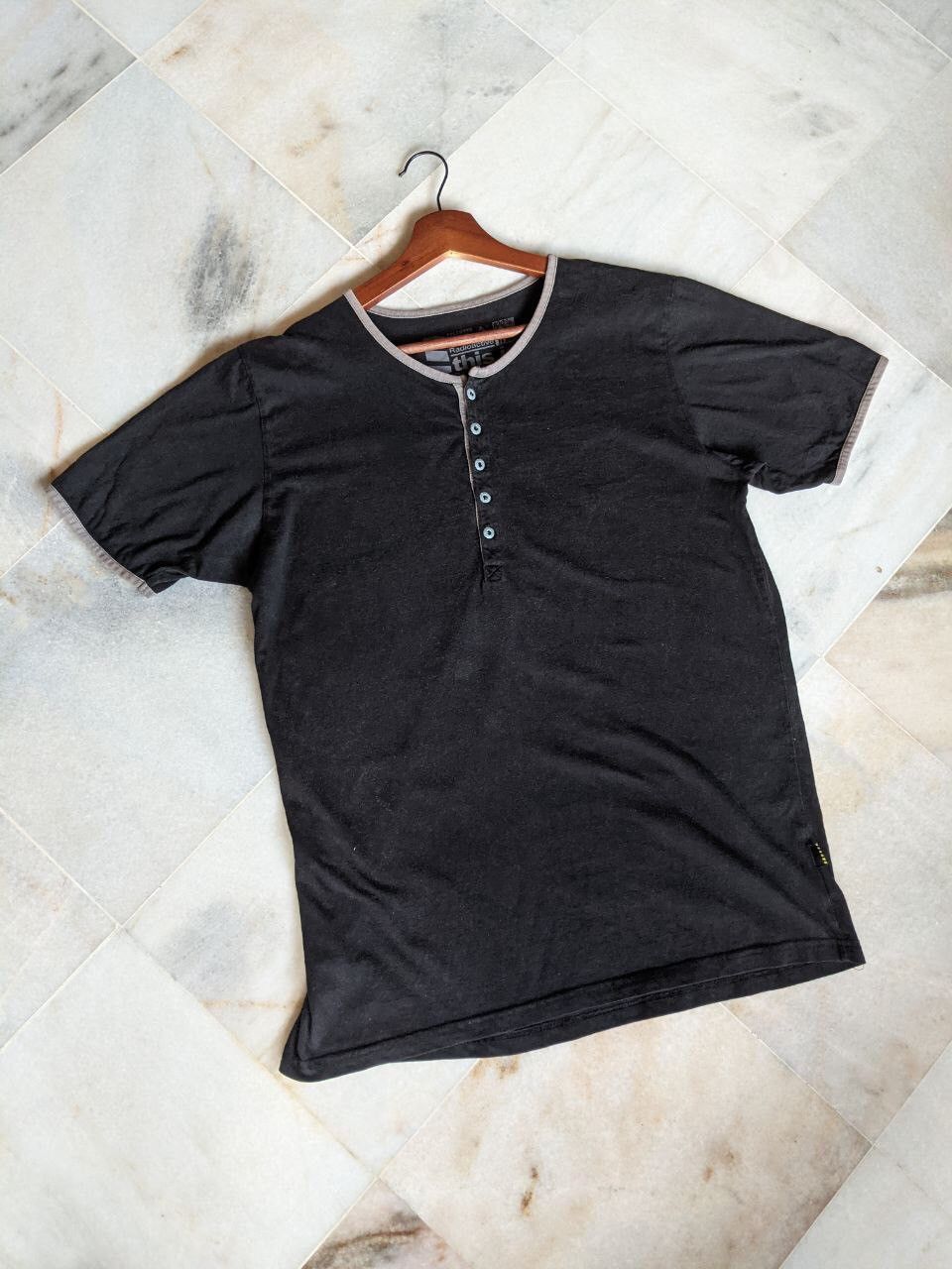 Vintage Vintage Radioactive Japanese Brand Streetwear Plain Tees Size US L / EU 52-54 / 3 - 5 Thumbnail