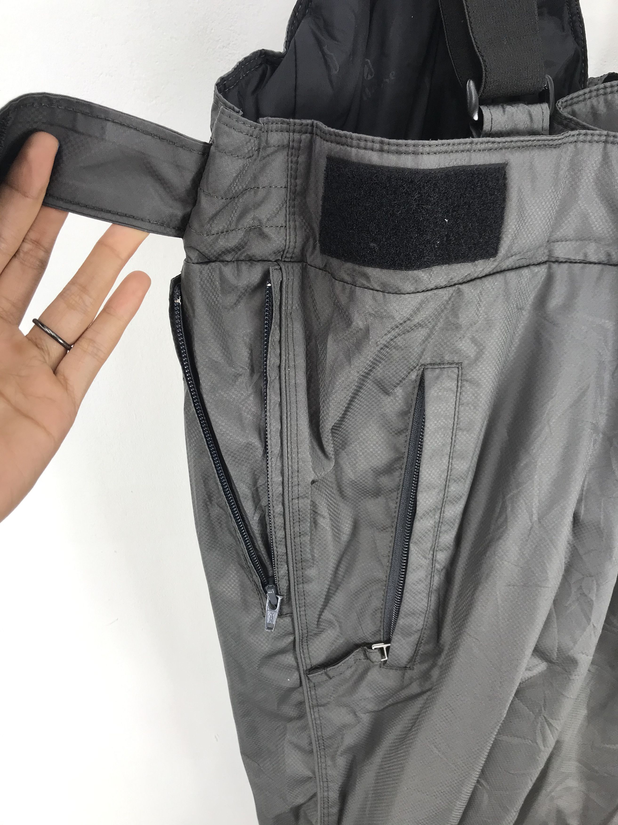 Japanese Brand Japanese Jumpsuit Ski Wear Snowboards Ski Overall Pants Size US 30 / EU 46 - 6 Thumbnail