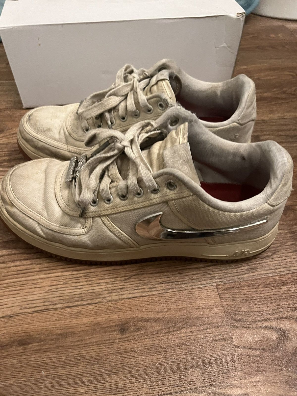 travis scott air force 1 sail on feet