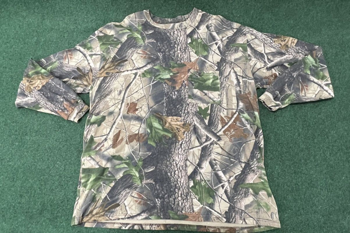 Liberty Vintage 90s Liberty Realtree Hardwoods Camo L/S Pocket Tee Size US XXL / EU 58 / 5 - 1 Thumbnail