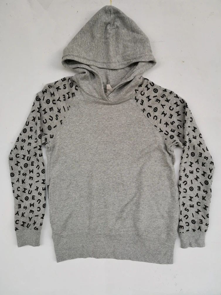 Japanese Brand × Mickey Mouse × Uniqlo Rare!!! UT Uniqlo Mickey Mouse Hoodie Sweatshirt Size US L / EU 52-54 / 3 - 8 Thumbnail