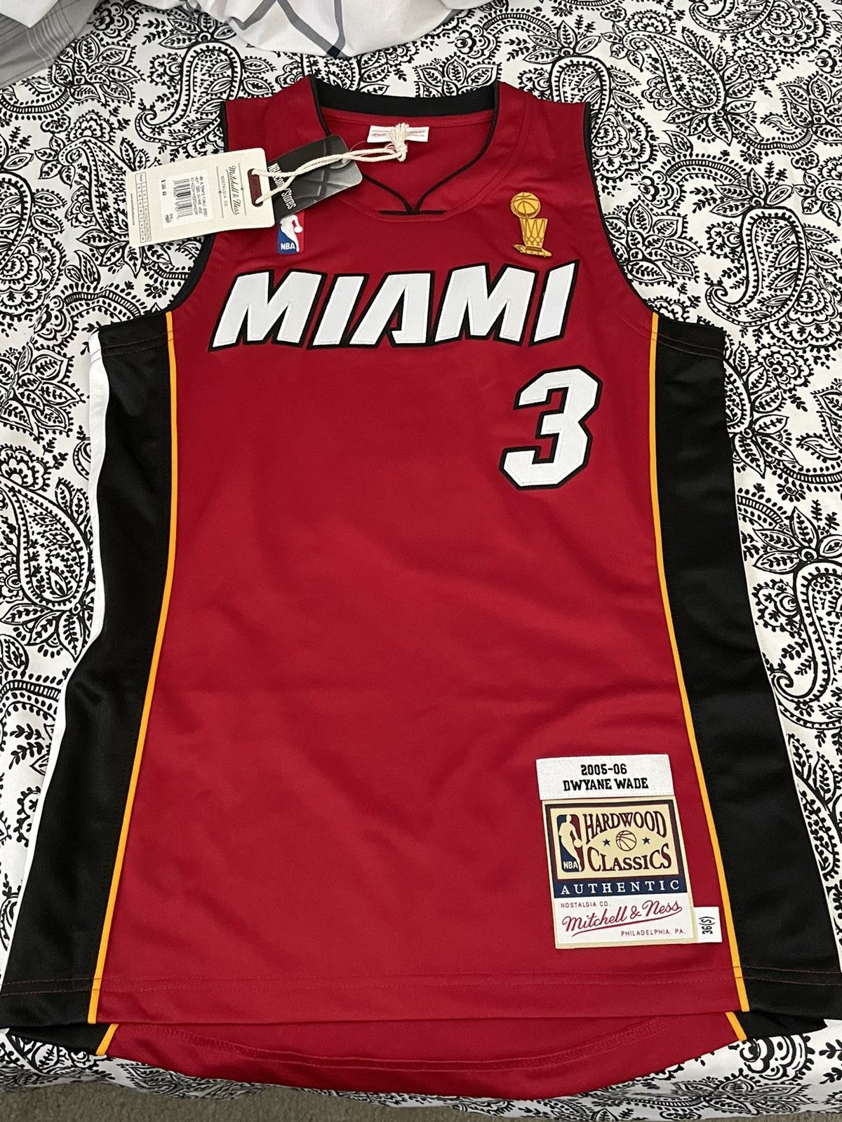 Dwyane Wade 3 Miami Heat 2005-06 Mitchell & Ness Authentic